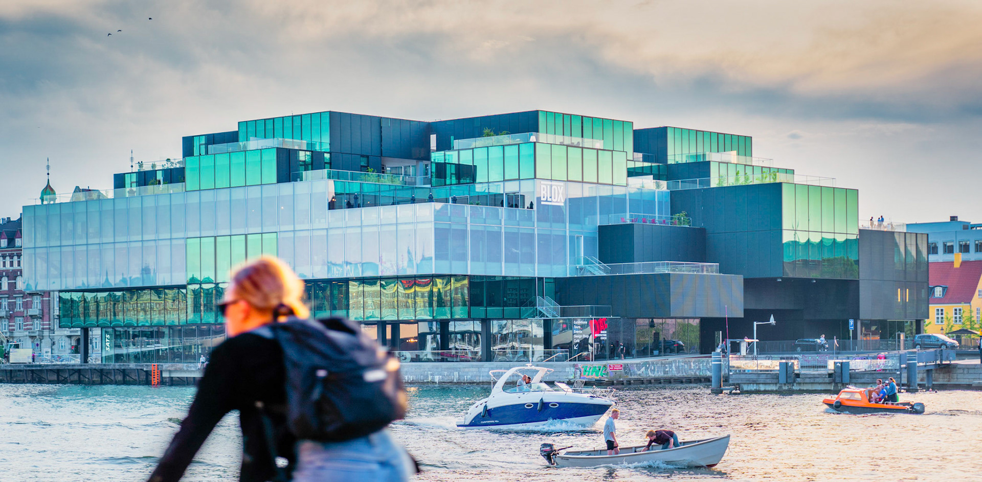 blox med forskellige forgrunde, bl.a. cyklister