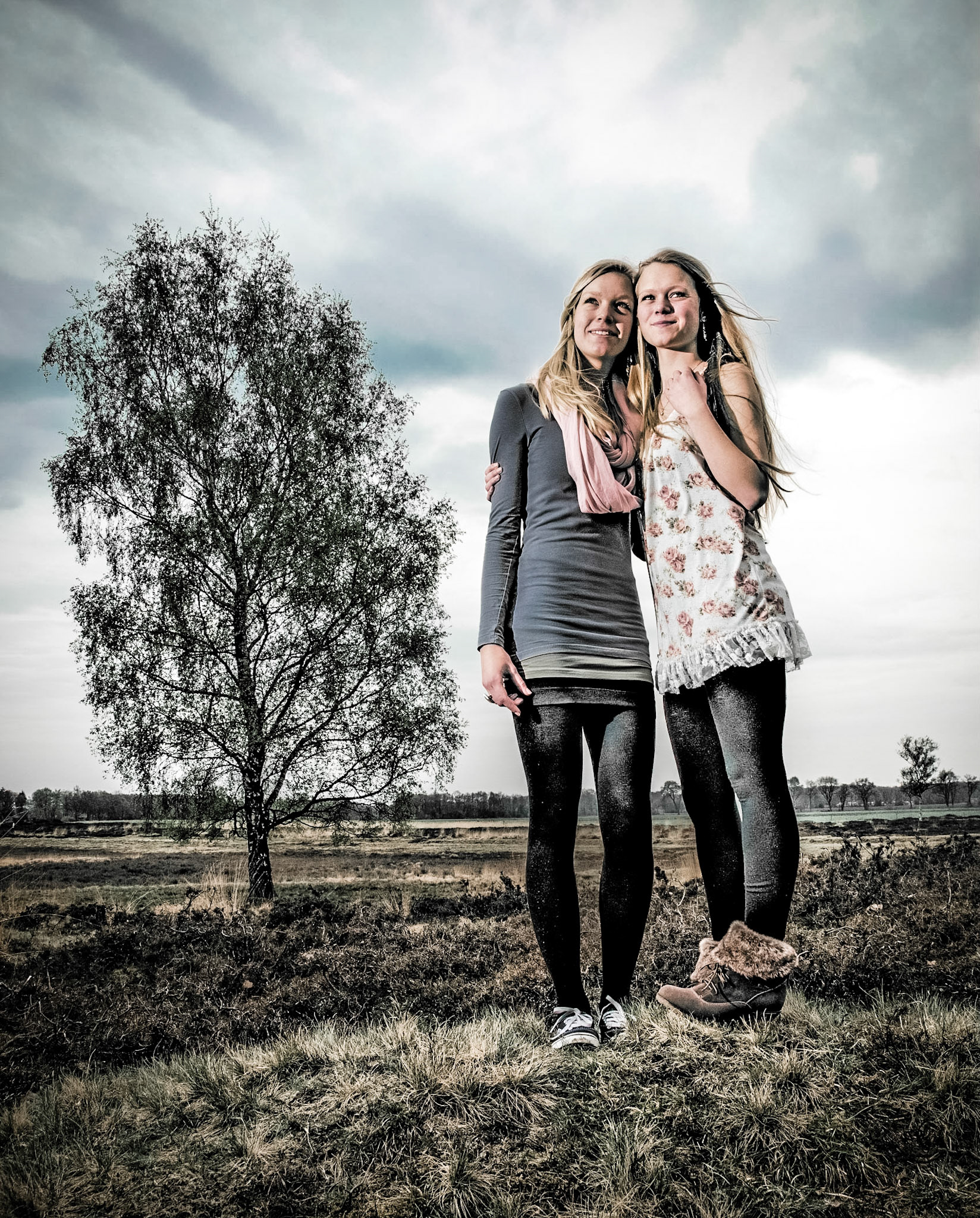 Anouk & Yora fotoshoot voor Popsport project, Balloërveld, Balloo 29-4-2012
