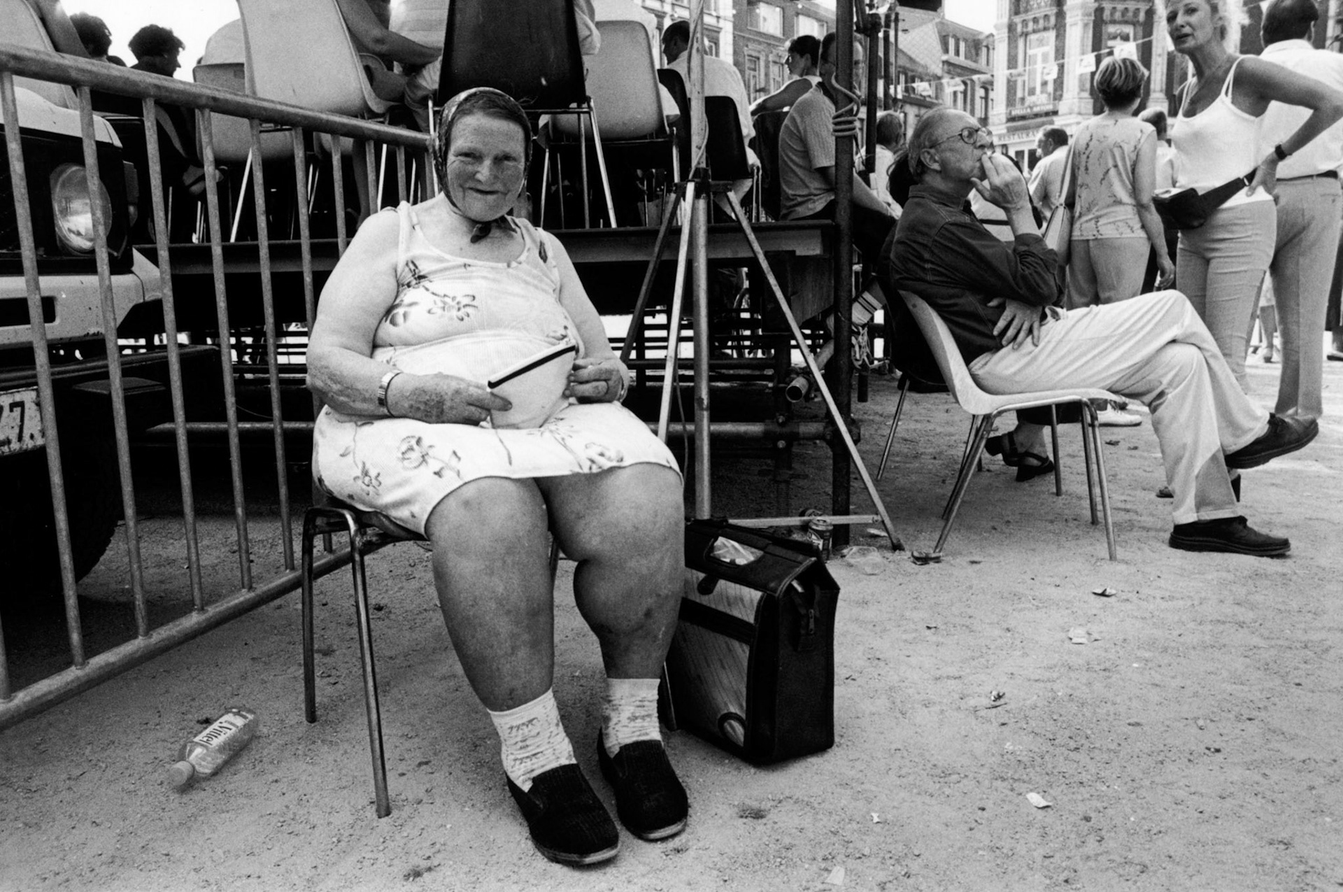 Ietwat dikke vrouw tijdens het Sainte Martie festival, Luik 2001