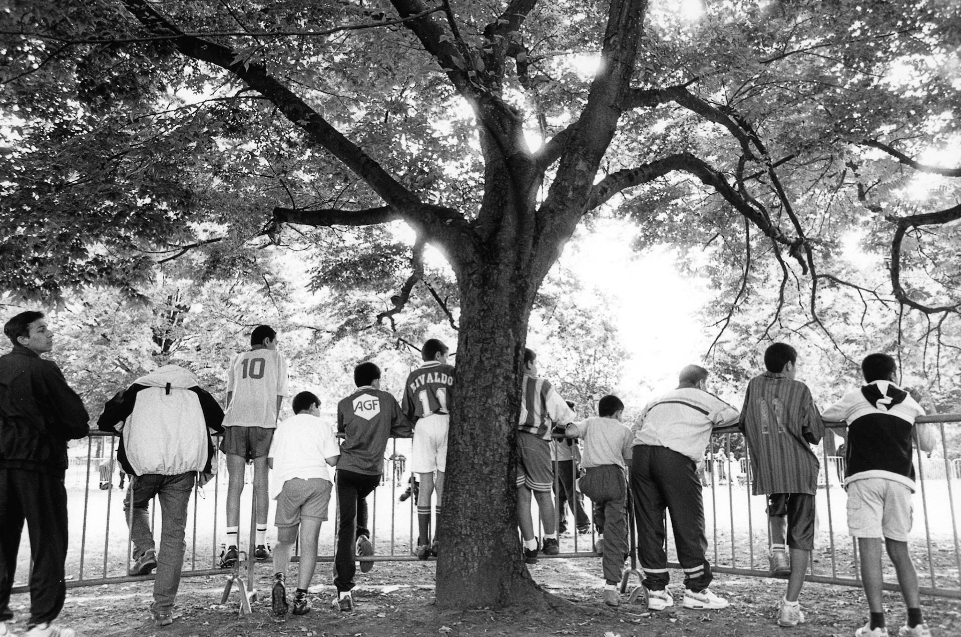 In de wijk Droixe word een voetbalwedstrijd gehouden, Luik, sept. 2002