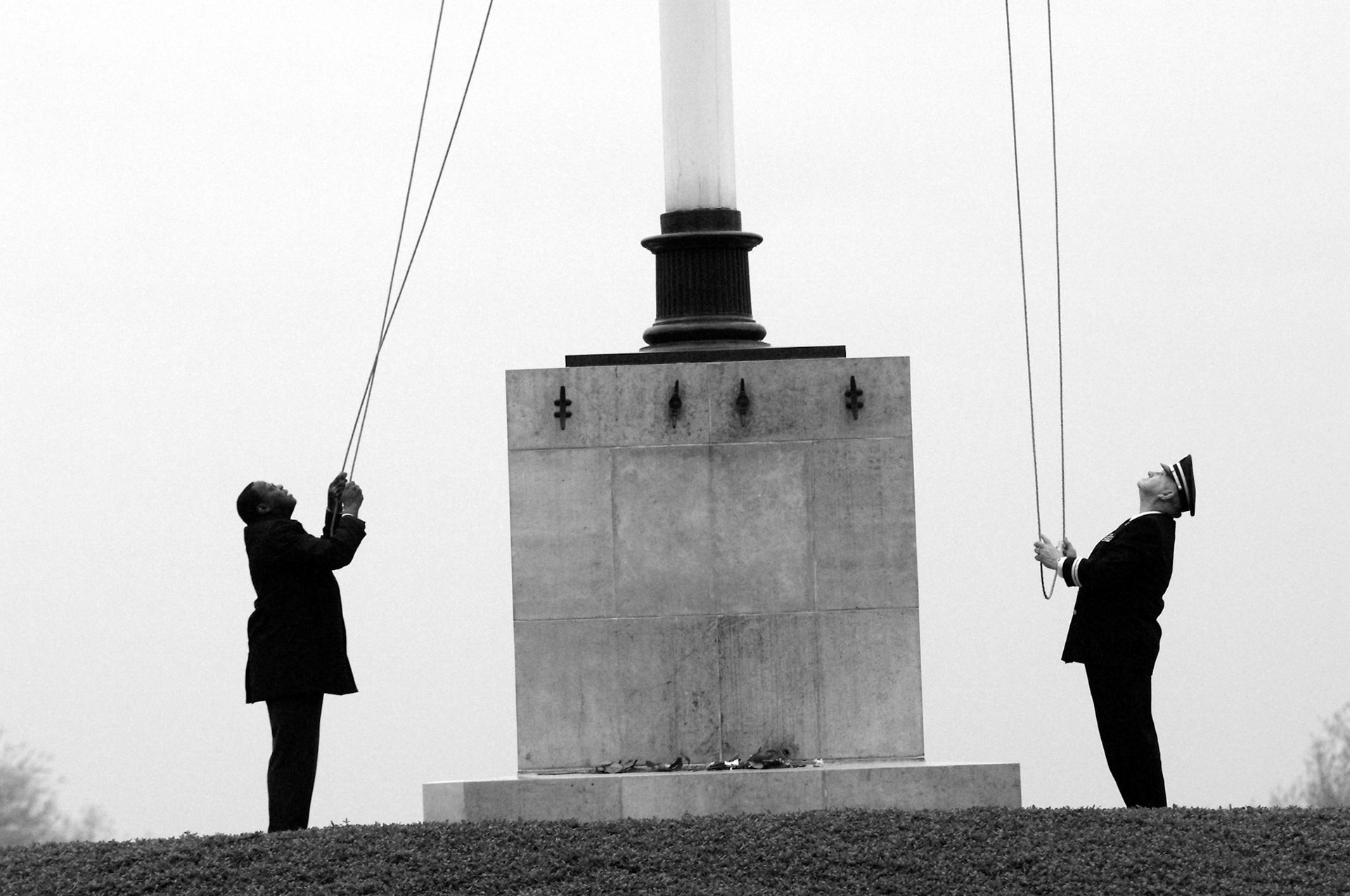 Dodenherdenking op oorlogsbegraafplaats Margraten. 4-5-2004