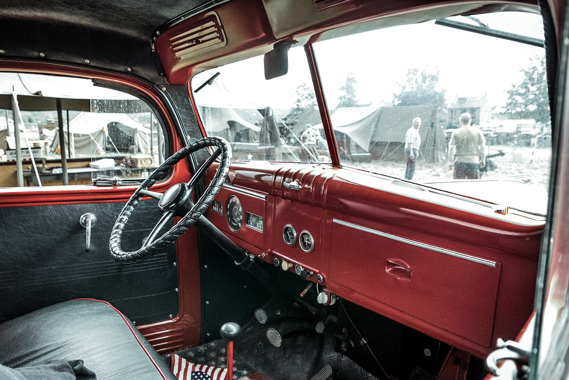 Opzetten van kampementen tijdens Liberation weekend 2019, Rijckholt 13-9-2019