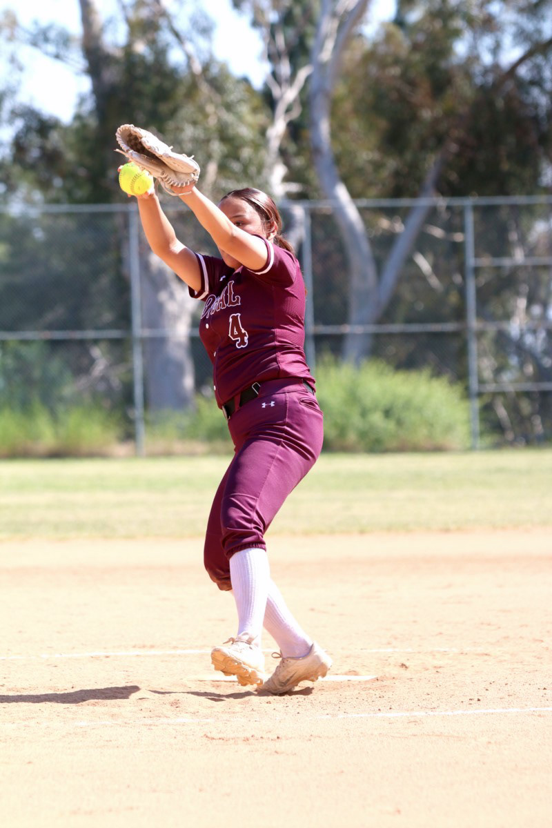 LADY TITANS PITCHER #4