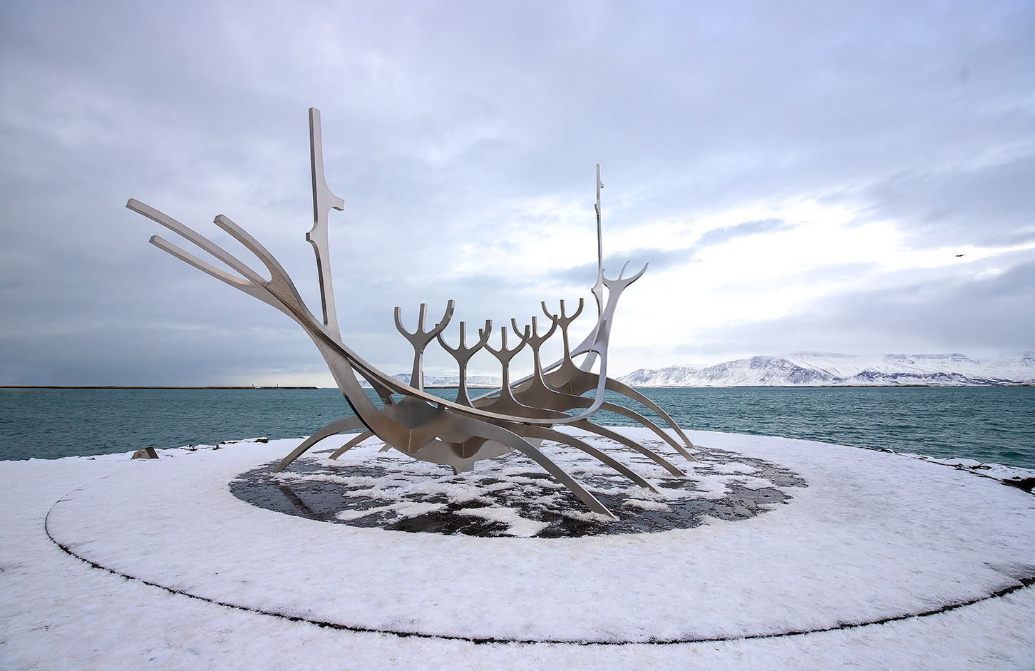 The gleaming steel sculpture on Reykjavik’s splendid waterfront that resembles a Viking long-ship is the ‘Solfar’ or ‘Sun Voyager.’  The artist Jon Gunnar Arnason created the striking landmark.