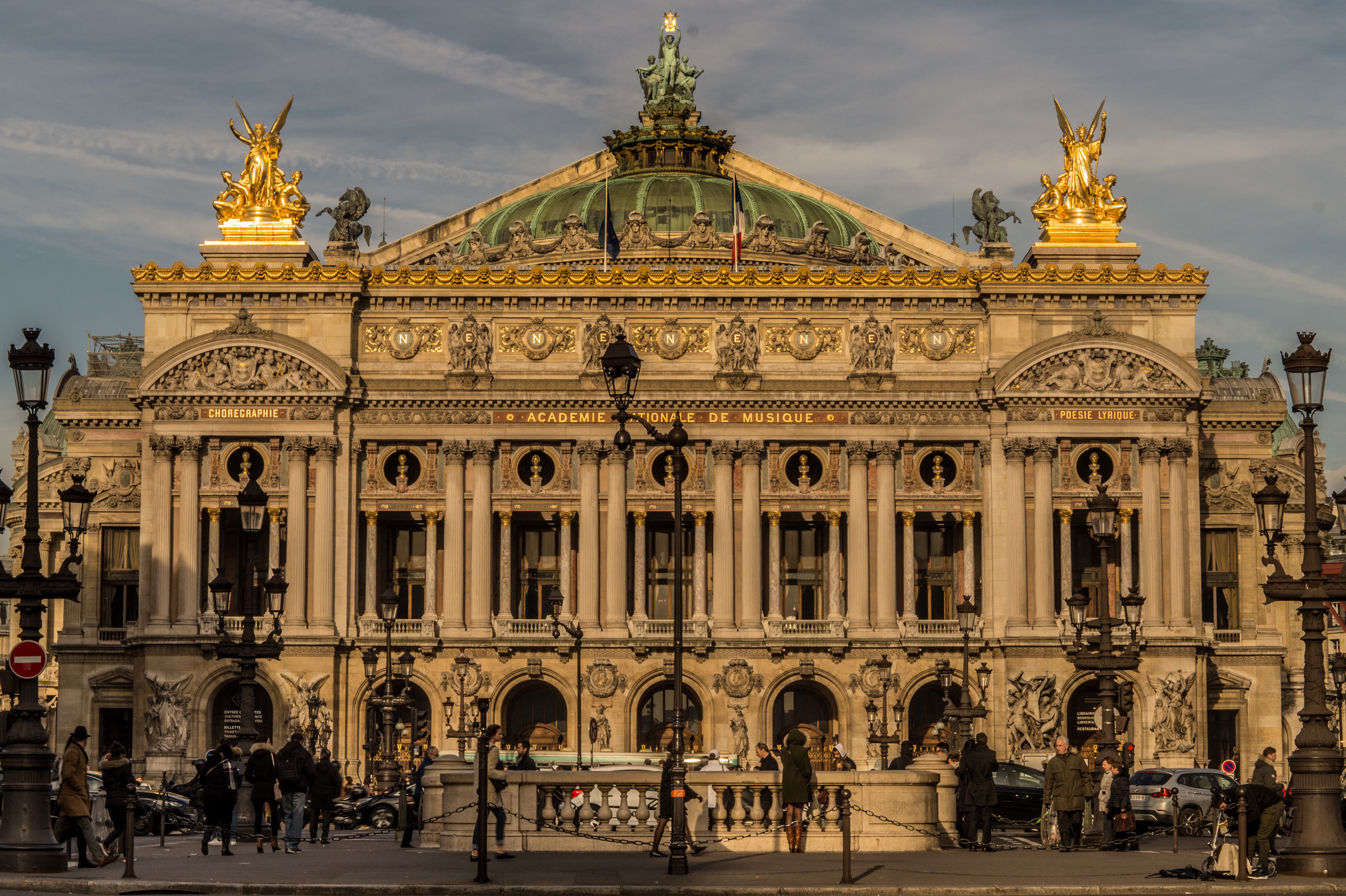 Opera House by Pablo Saccinto