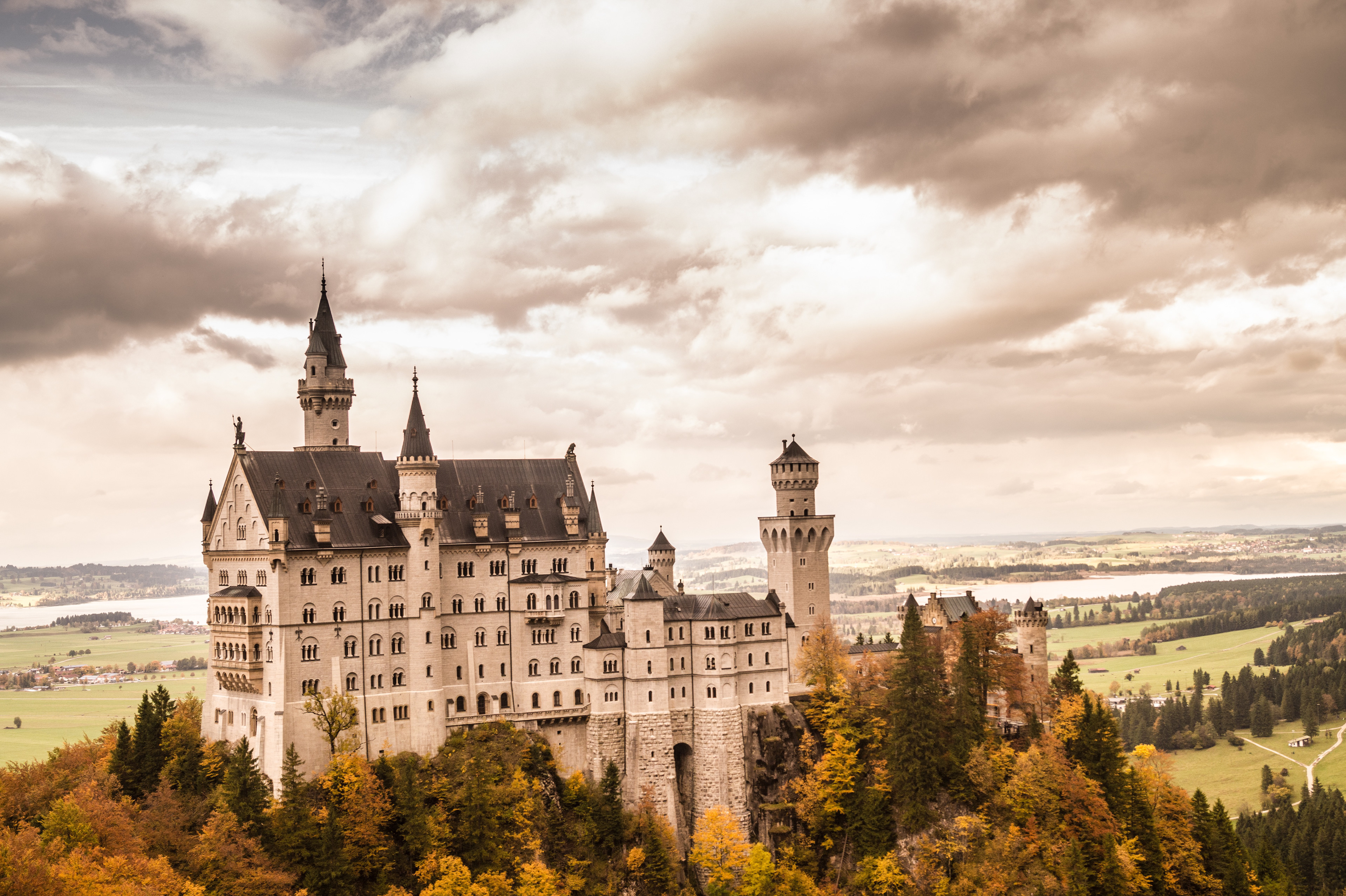 Neuschwanstein Castle by Pablo Saccinto