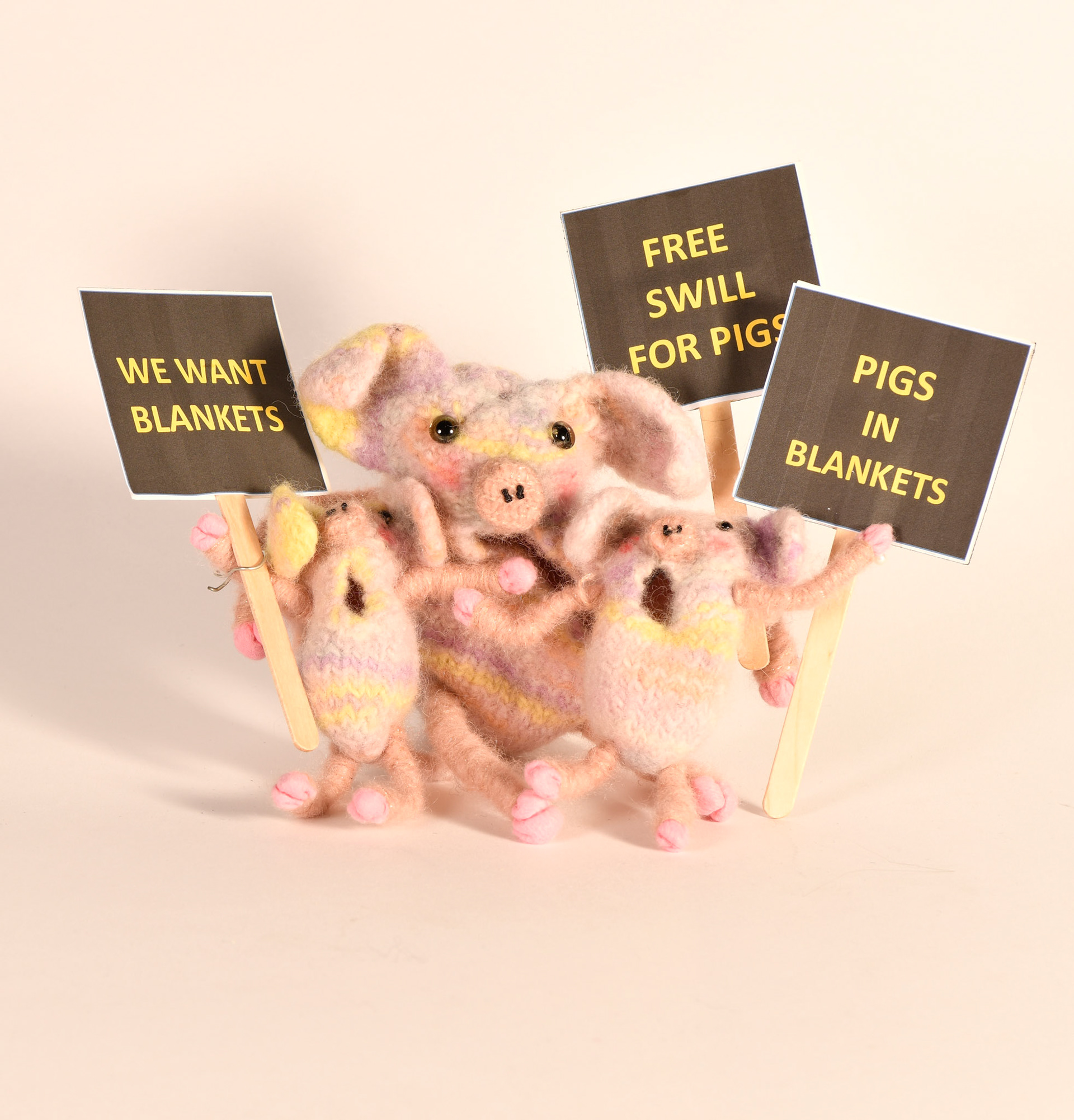 THREE LITTLE PIGS - armature pig puppets for stop motion film - Lois Pawson 2022