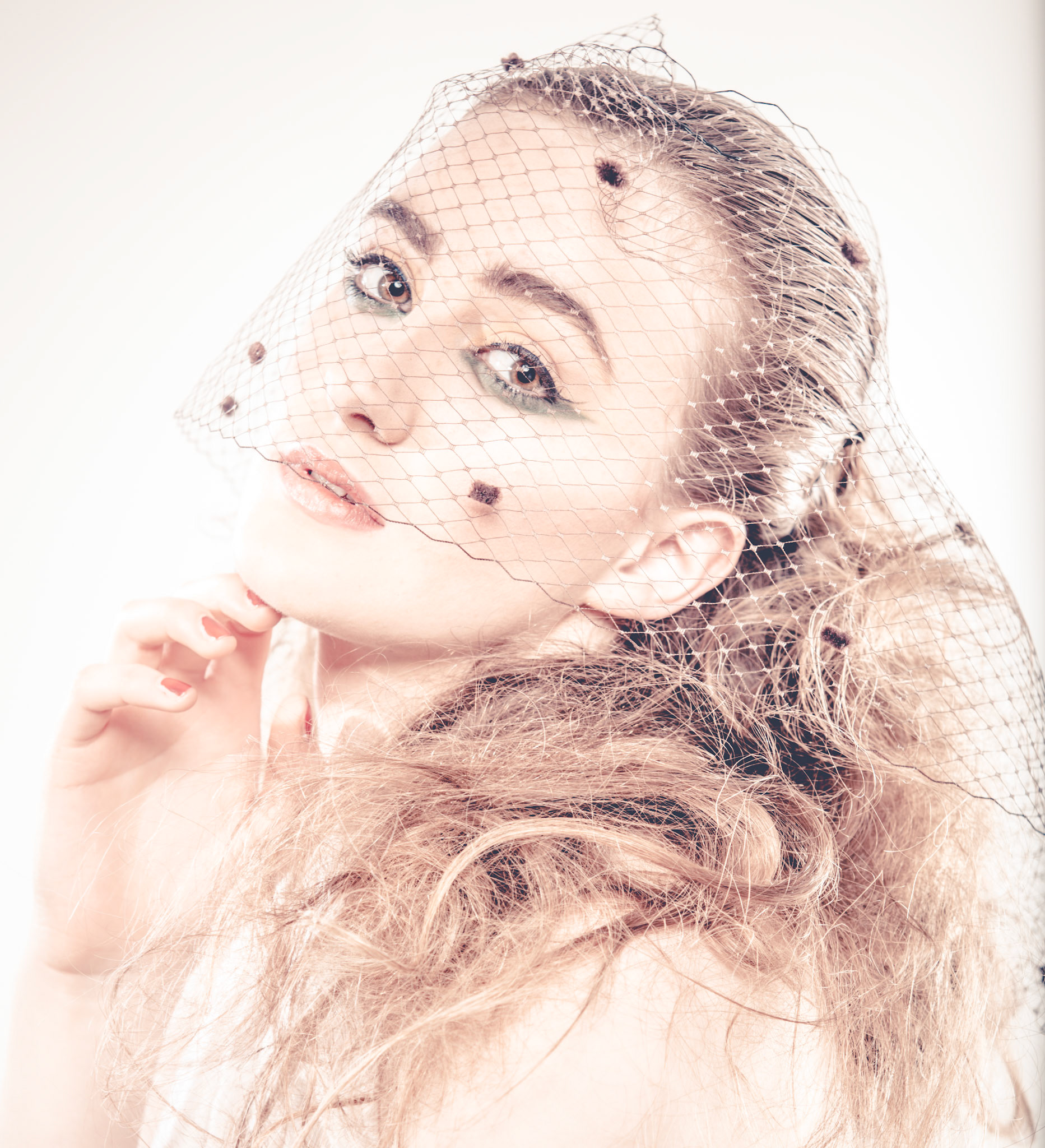 NOT FOR PUBLICATION PRIOR TO LICENSE PURCHASE - CONTACT kris@kriselliott.com