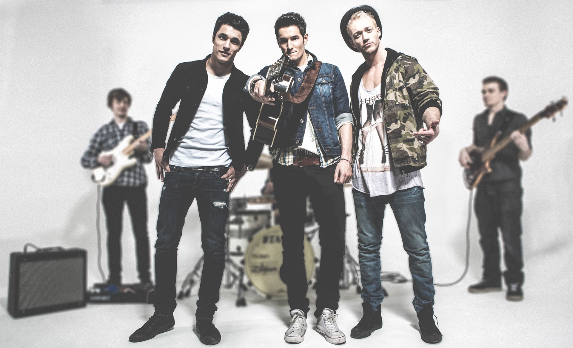 NOT FOR PUBLICATION PRIOR TO LICENSE PURCHASE - CONTACT kris@kriselliott.com