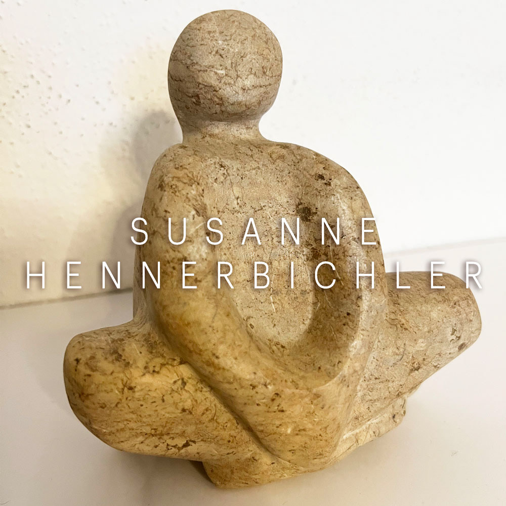 Susi Hennerbichler: Skulpturen in Speckstein