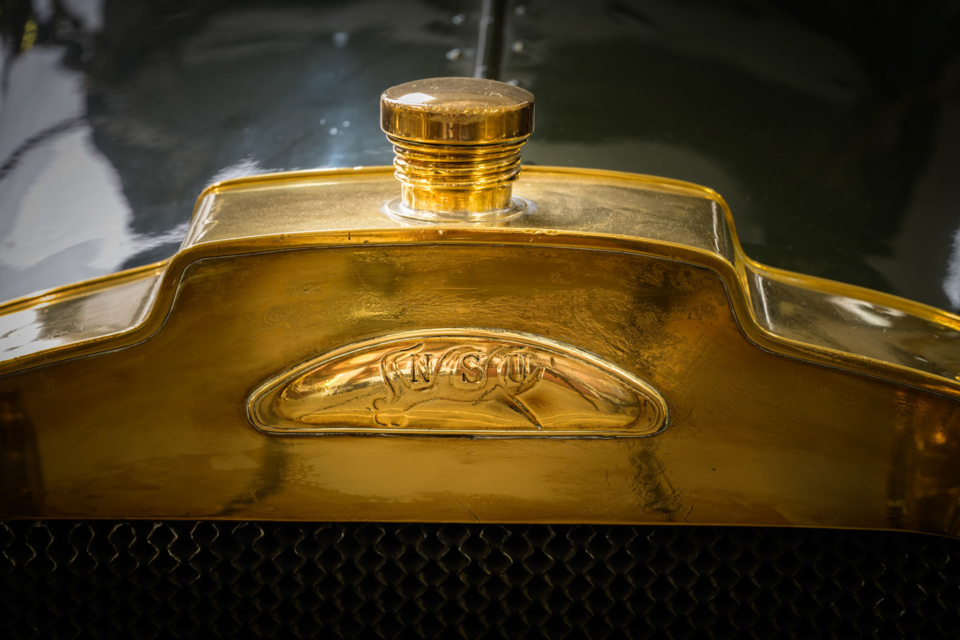 Kühler mit NSU Logo von ca. 1910 (Museum Autovision, Altlußheim)