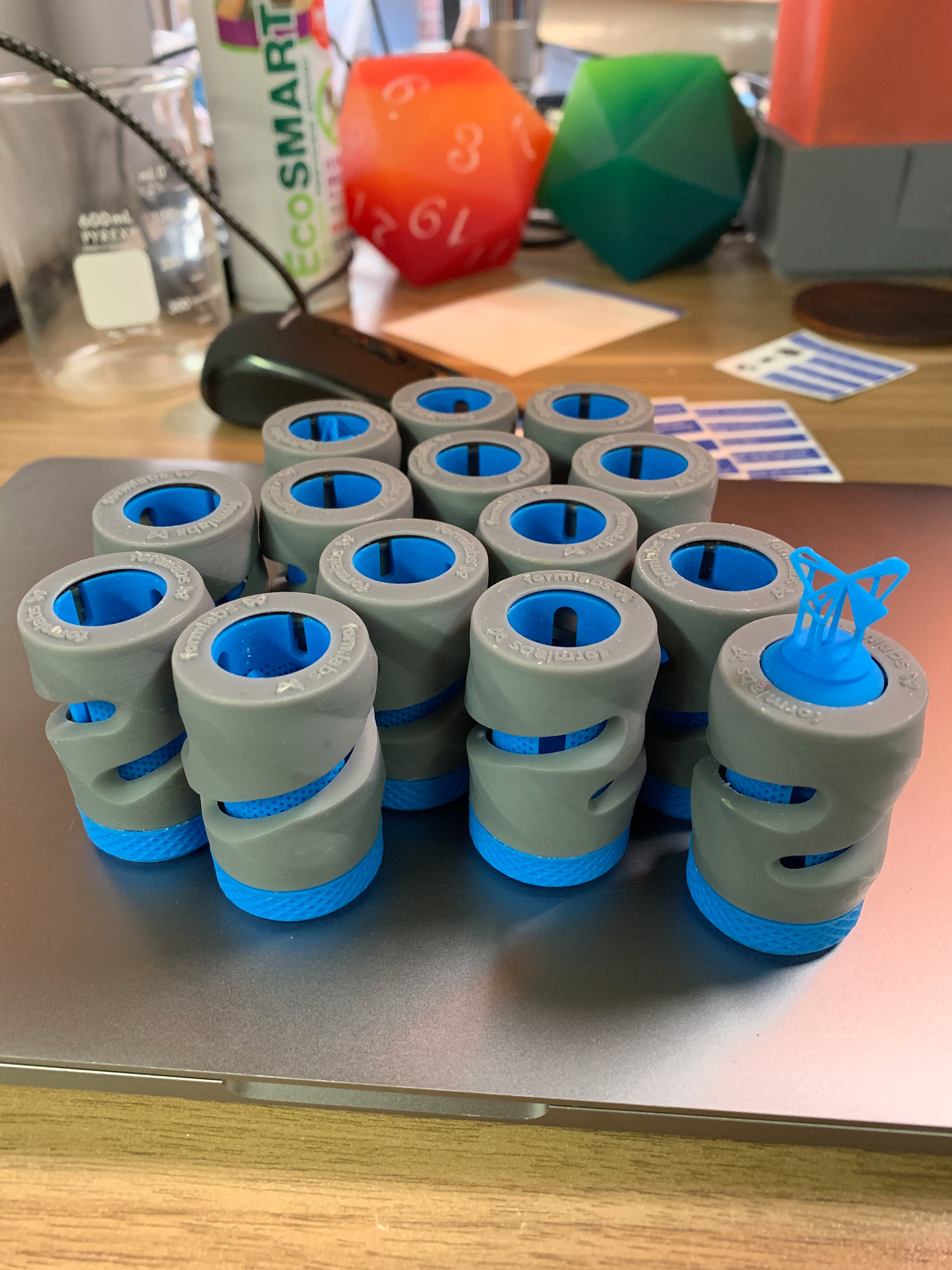 v3 - Formlabs-blue on grey