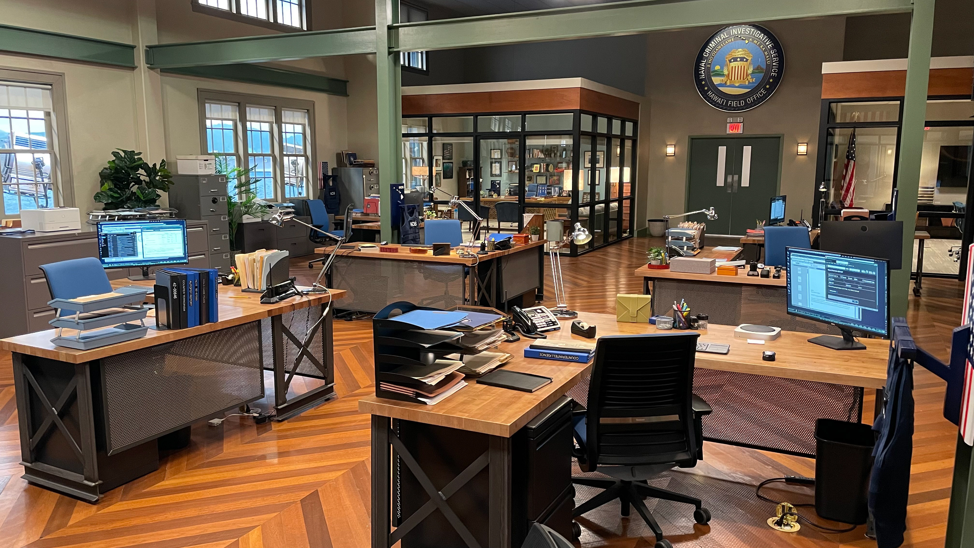 NCIS Hawaii Head Quarters Bullpen Set