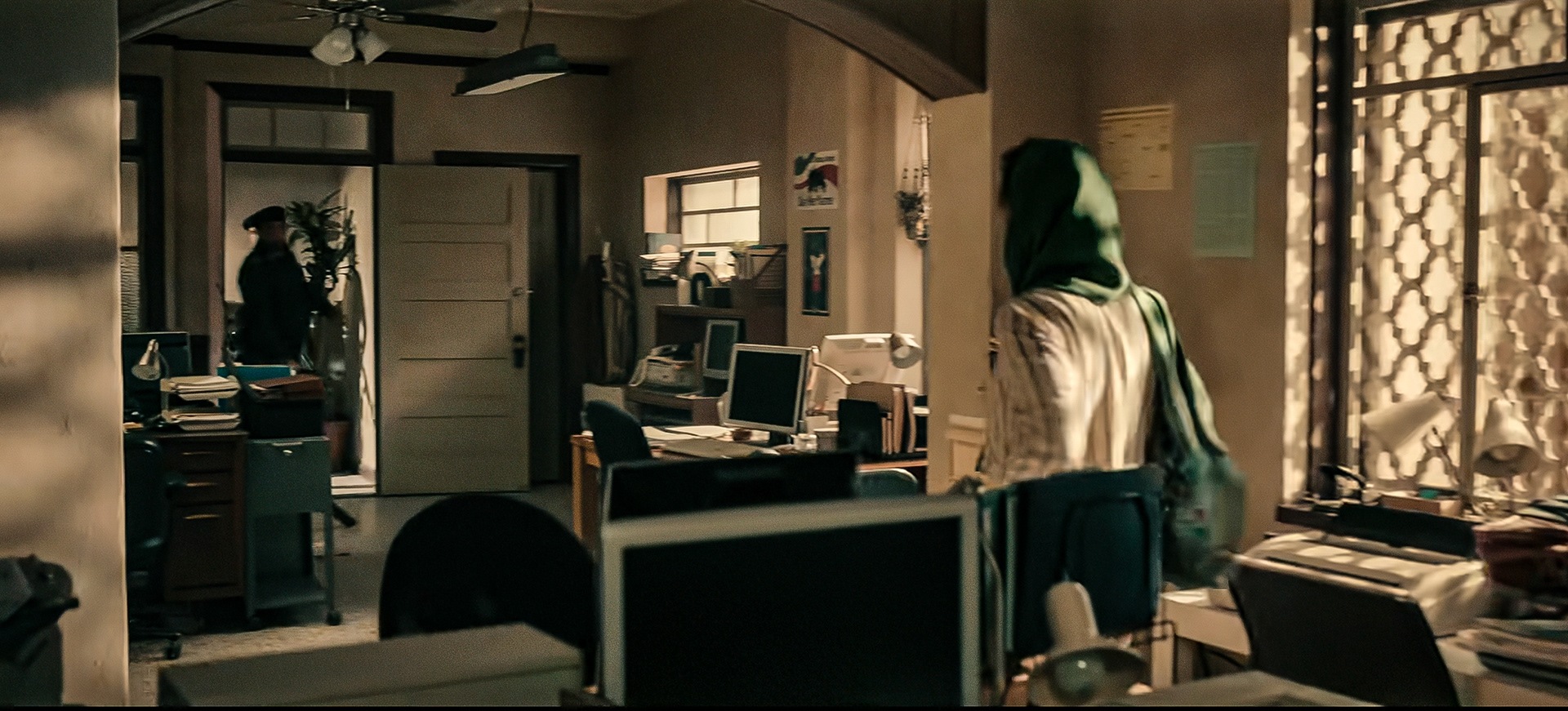 Int Iranian Independent Newspaper Set