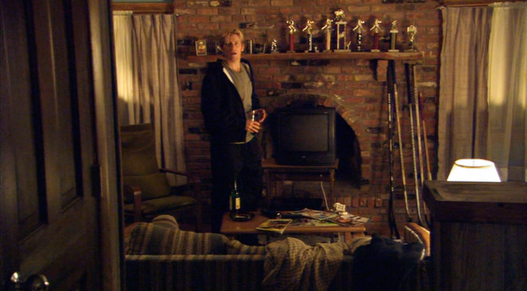Season 1-2 Tommy's House Living Room  Set