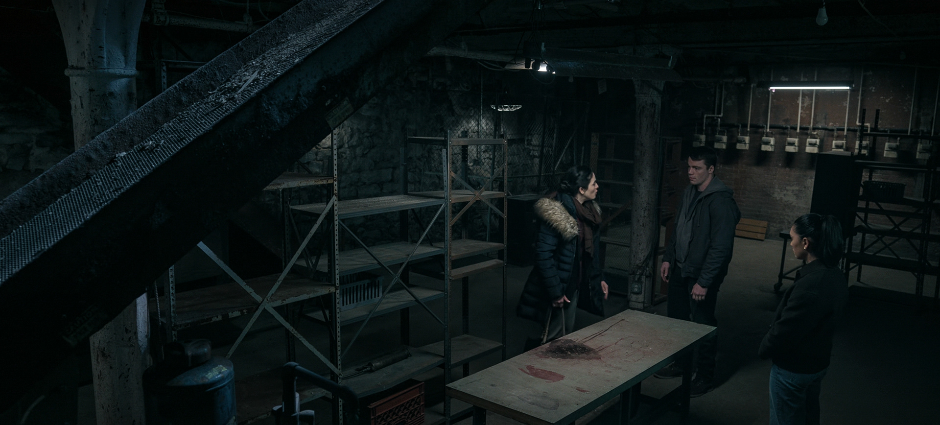 Int Warehouse Basement Location  Standing Set 