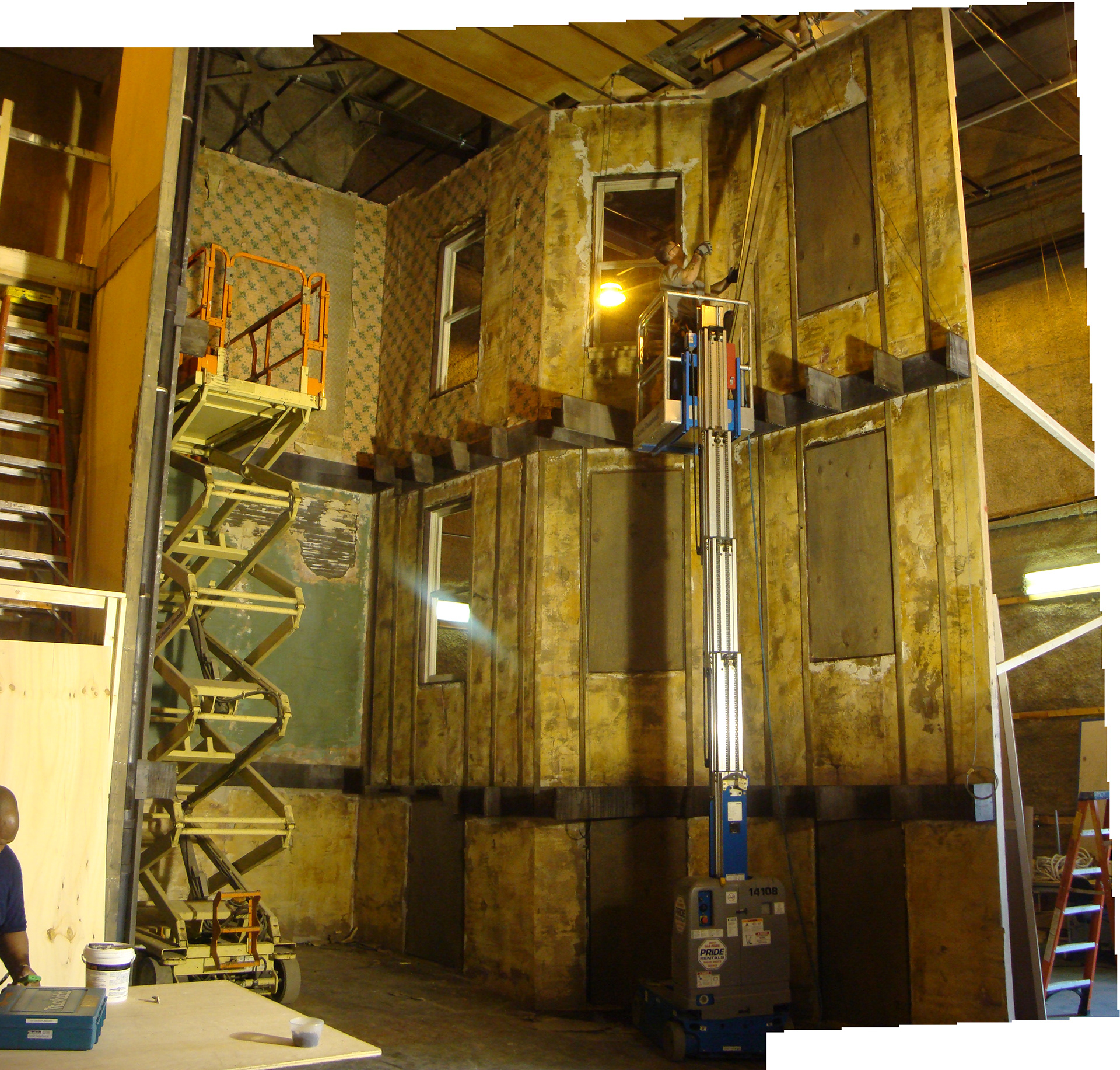 Floorless Brownstone Set