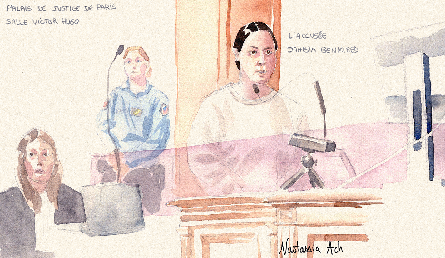 Procès Benkired - Palais de Justice de Paris - octobre 2025 - L'accusée répond aux questions de la Cour, à gauche son avocate Lucile Bertier - dessin d’audience © Nastassia Ach