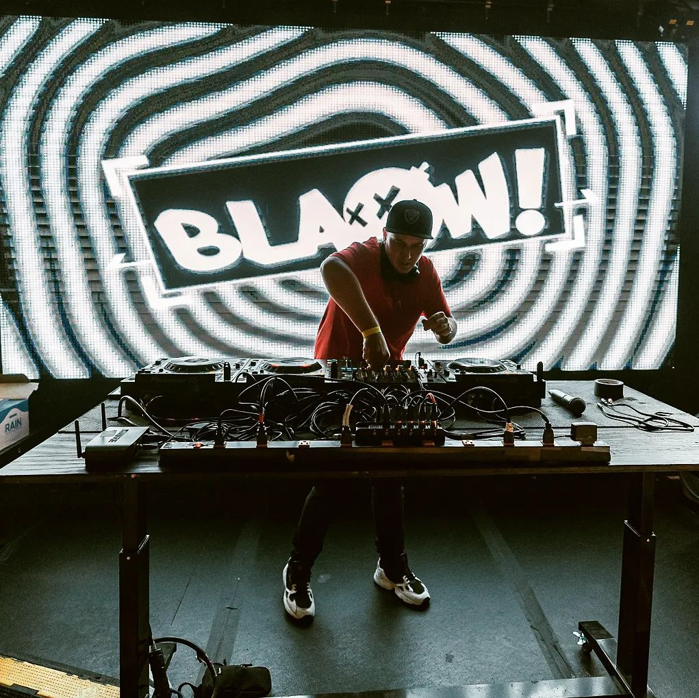 Blaow! VJV Clips