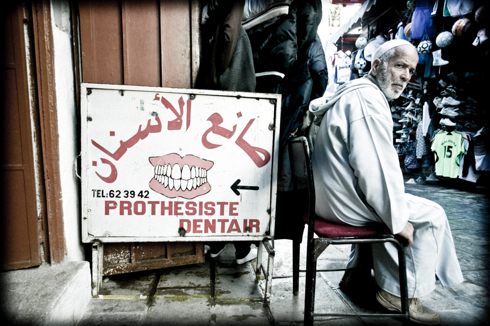 False teeth salesman, Marrakesh, Morocco
