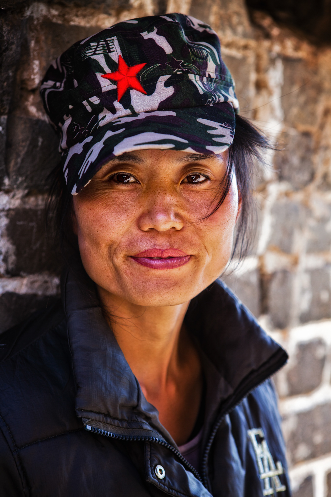 Trinket saleswoman, Great Wall of China
