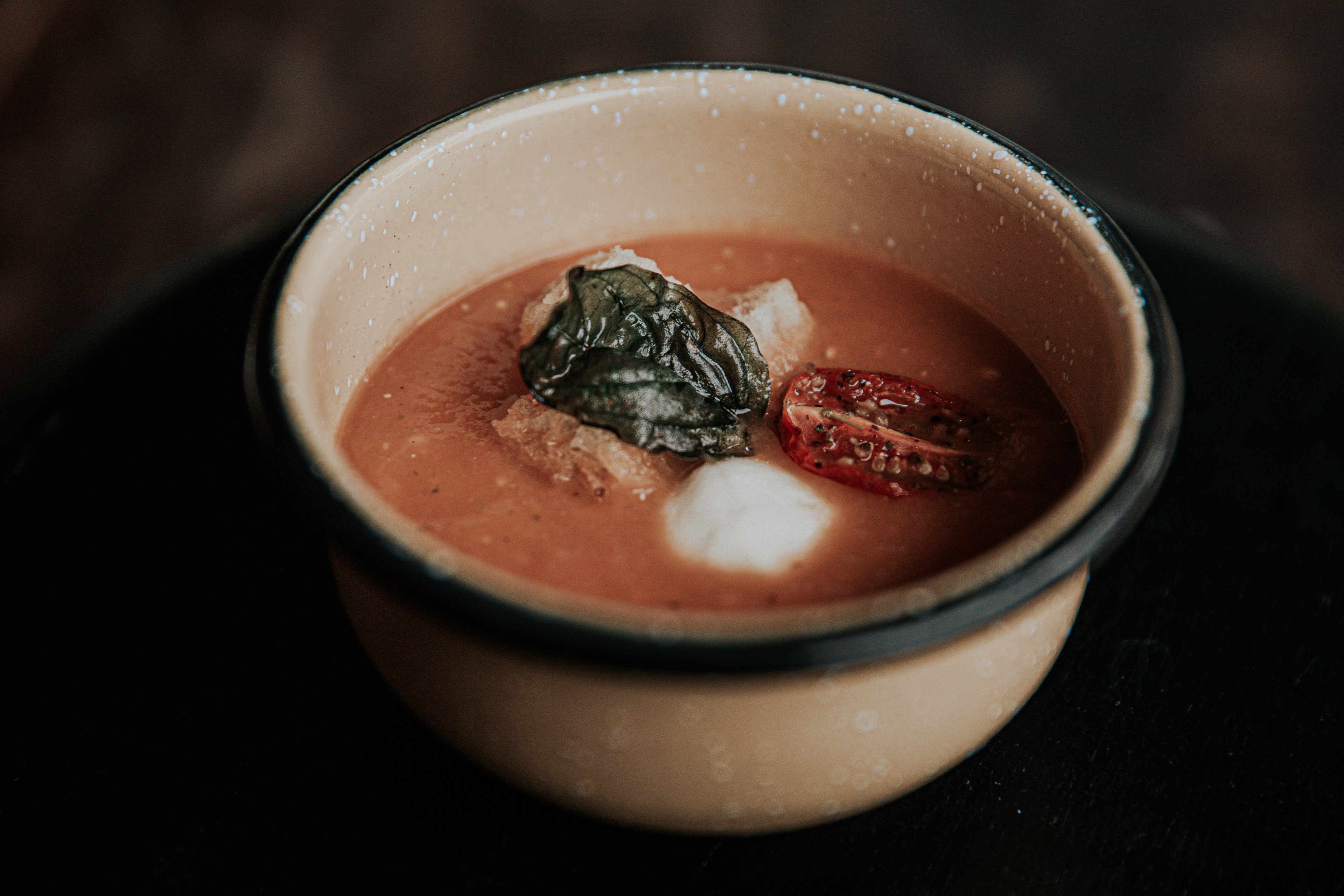 Mini Sopa de Tomate con burrata