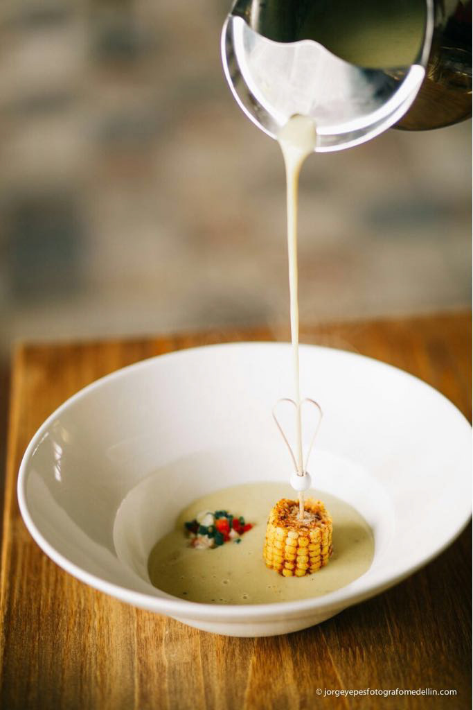 Sopa de maiz dulce y trucha ahumadas