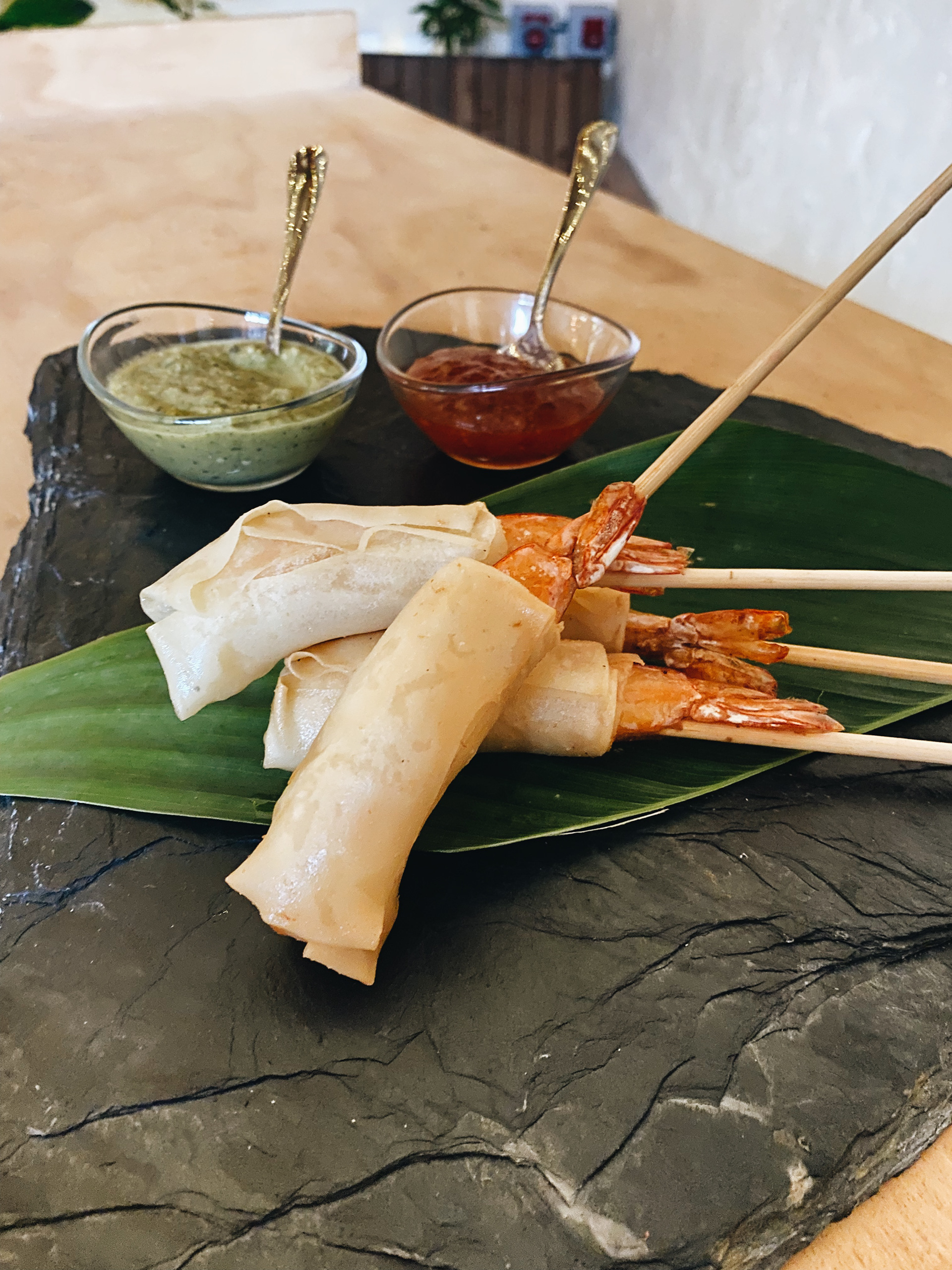 Langostino Frito Envuelto con Salsa Verde