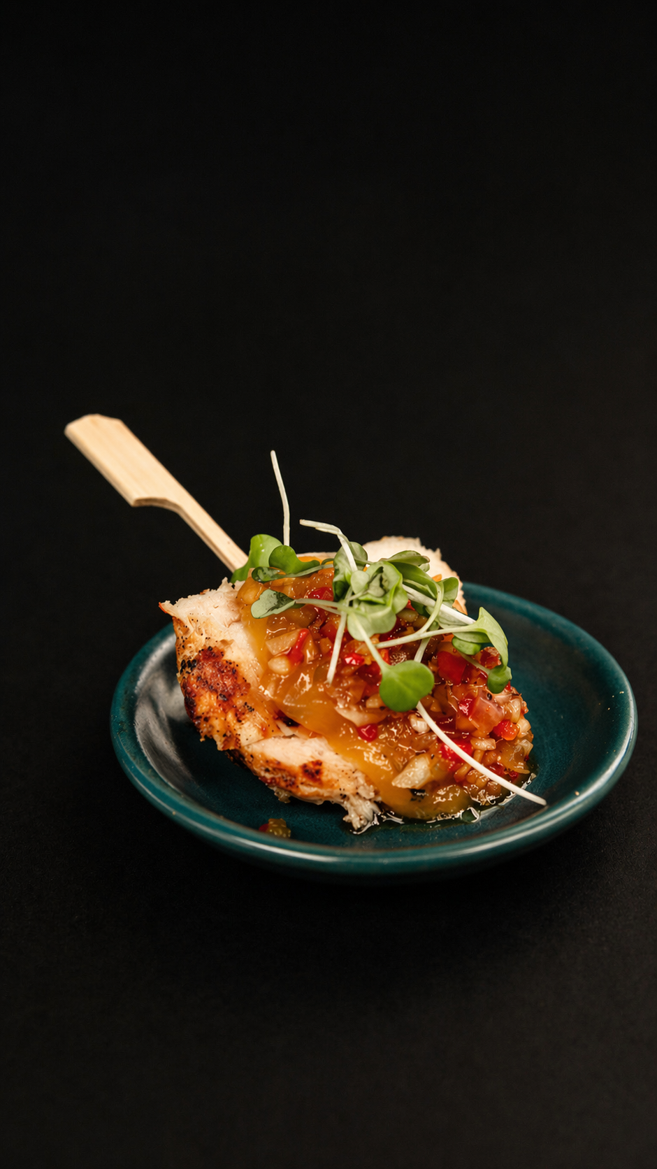 Pincho de Pollo con Chutney de Mango
