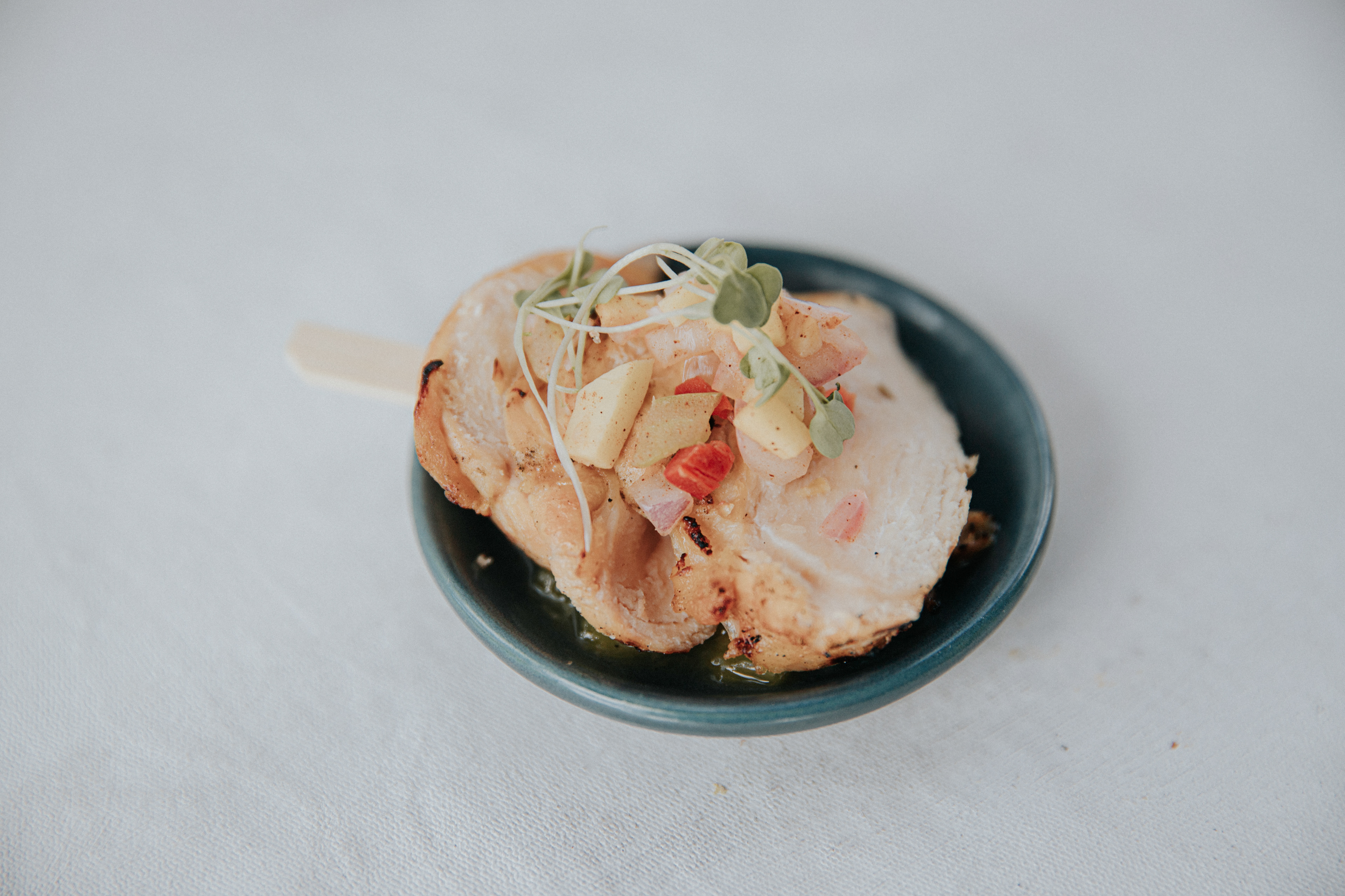 Pincho de Pollo con Chutney de Mango