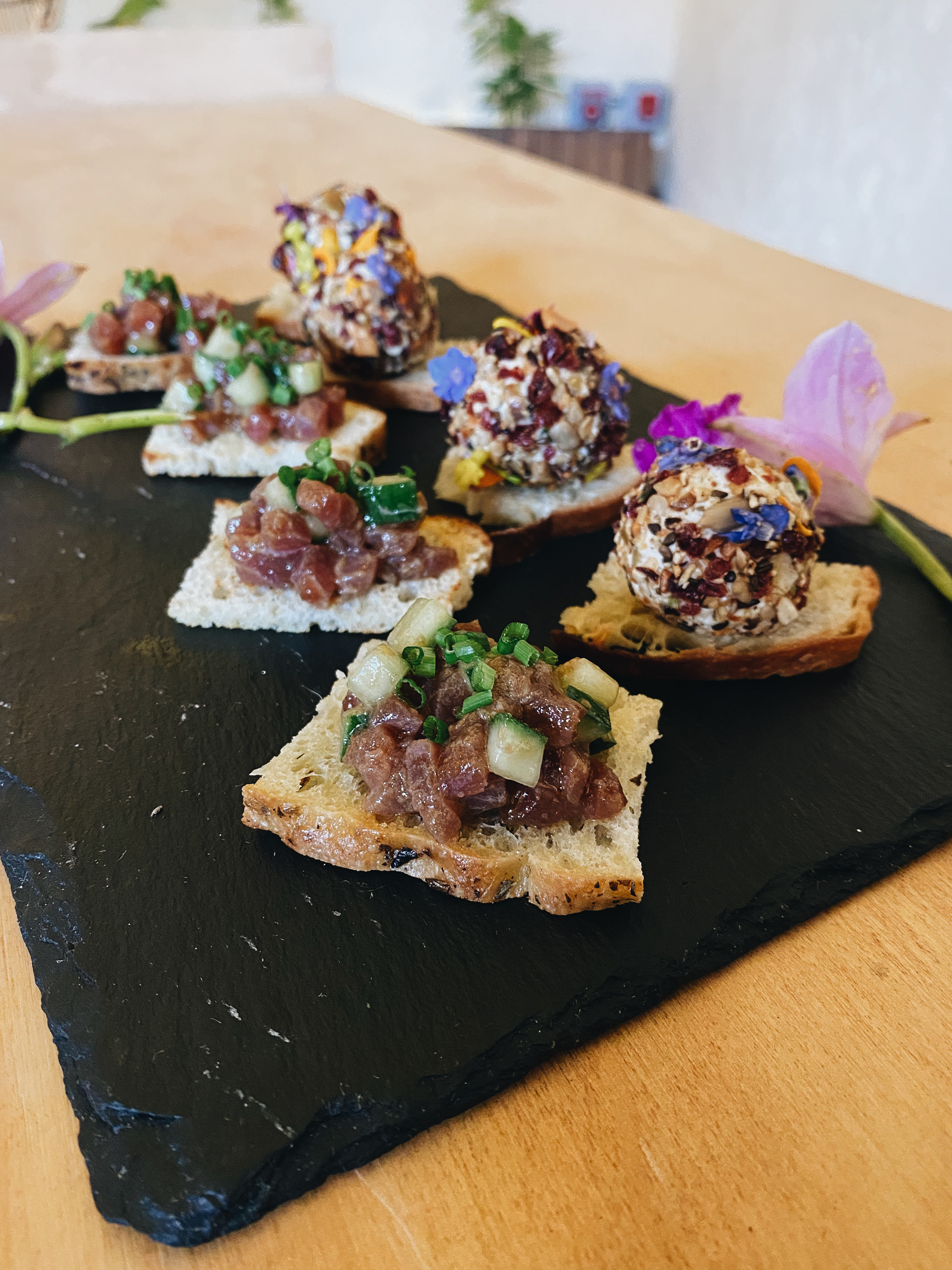 Tartare de Atún en Tostada de Focaccia