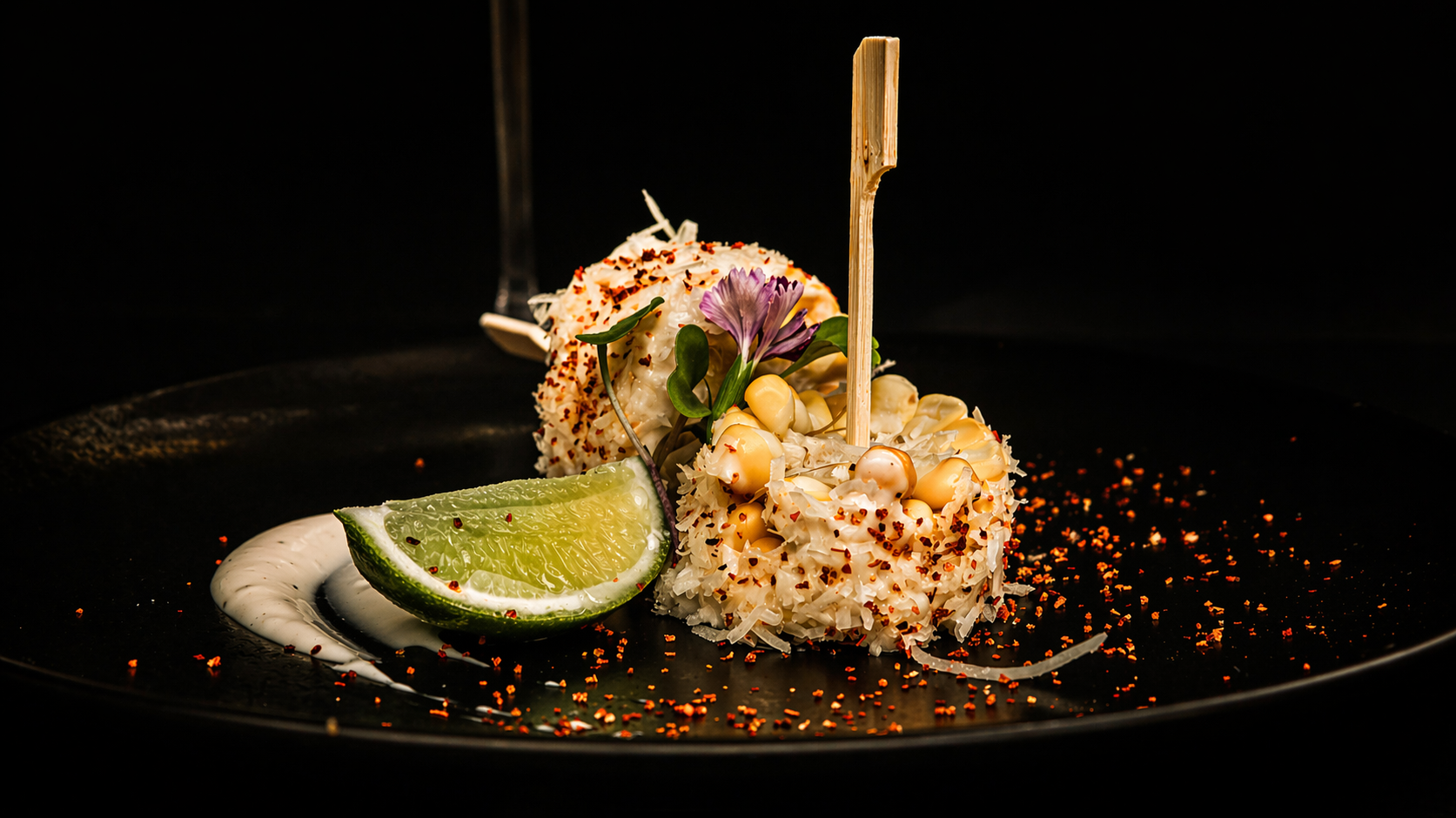 Mini Elotes con Sour Cream de Cilantro