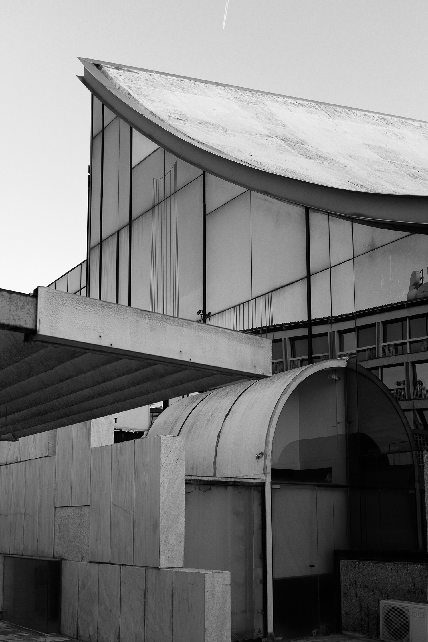 "Labyrinthos" Athenian building -A subjective view- Name of this building is maybe not "Labyrinthos" but I found it matches the concept. b&w with Fujix100s