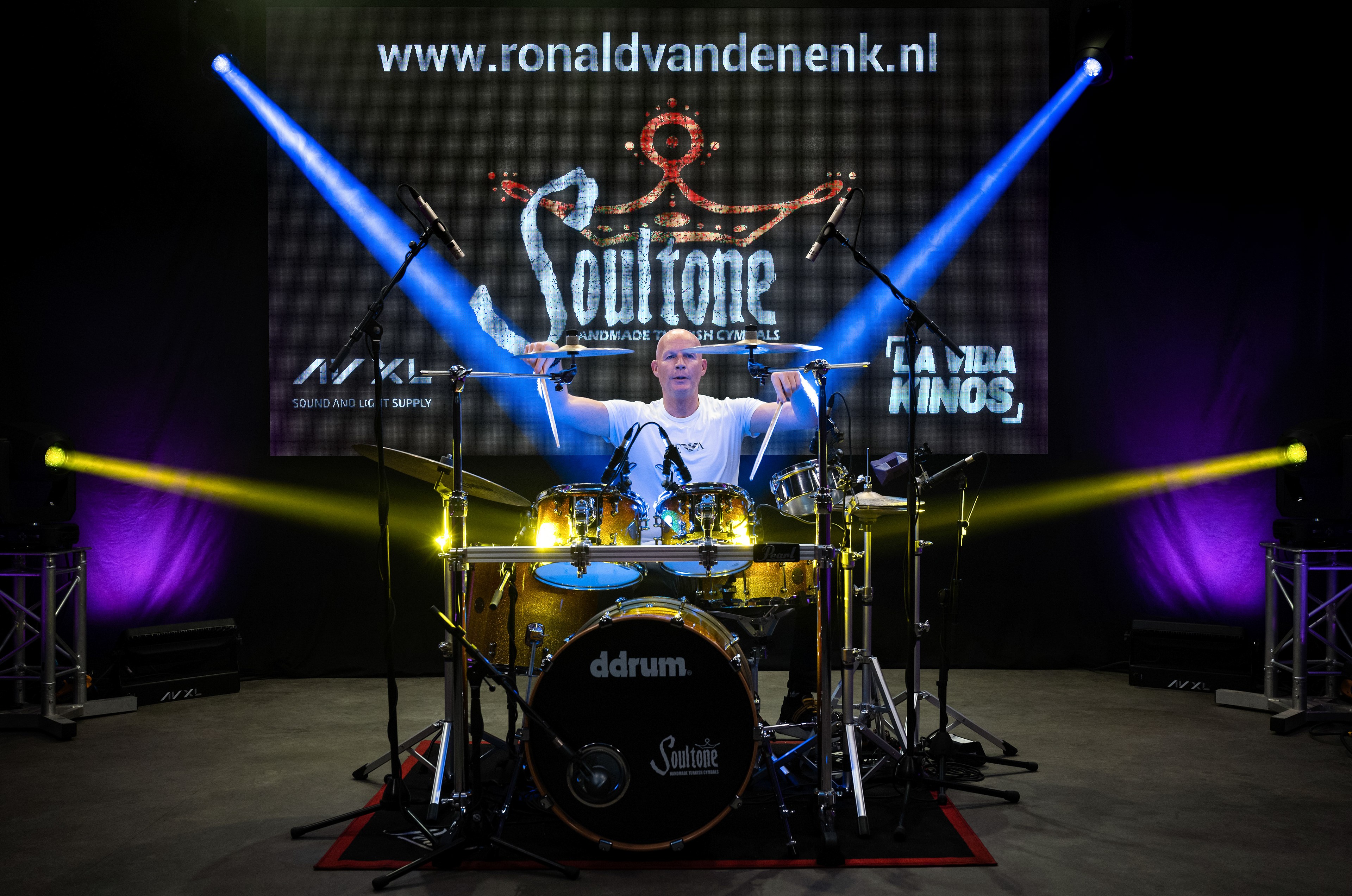 Ronald van den Enk promo endorsement photos