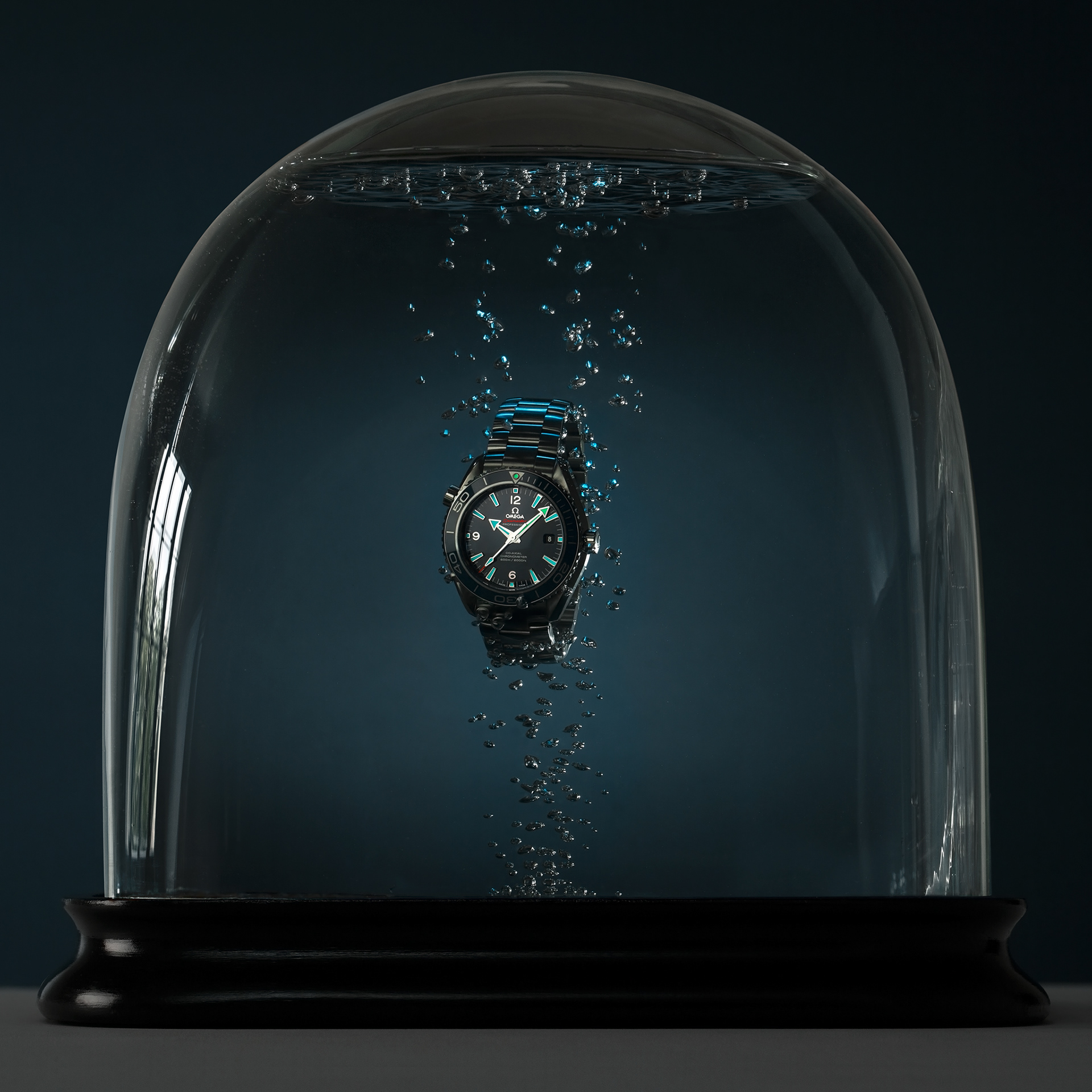 #ImagineOMEGA : Deep sea diving in our imagination. OMEGA watch : Seamaster Planet Ocean