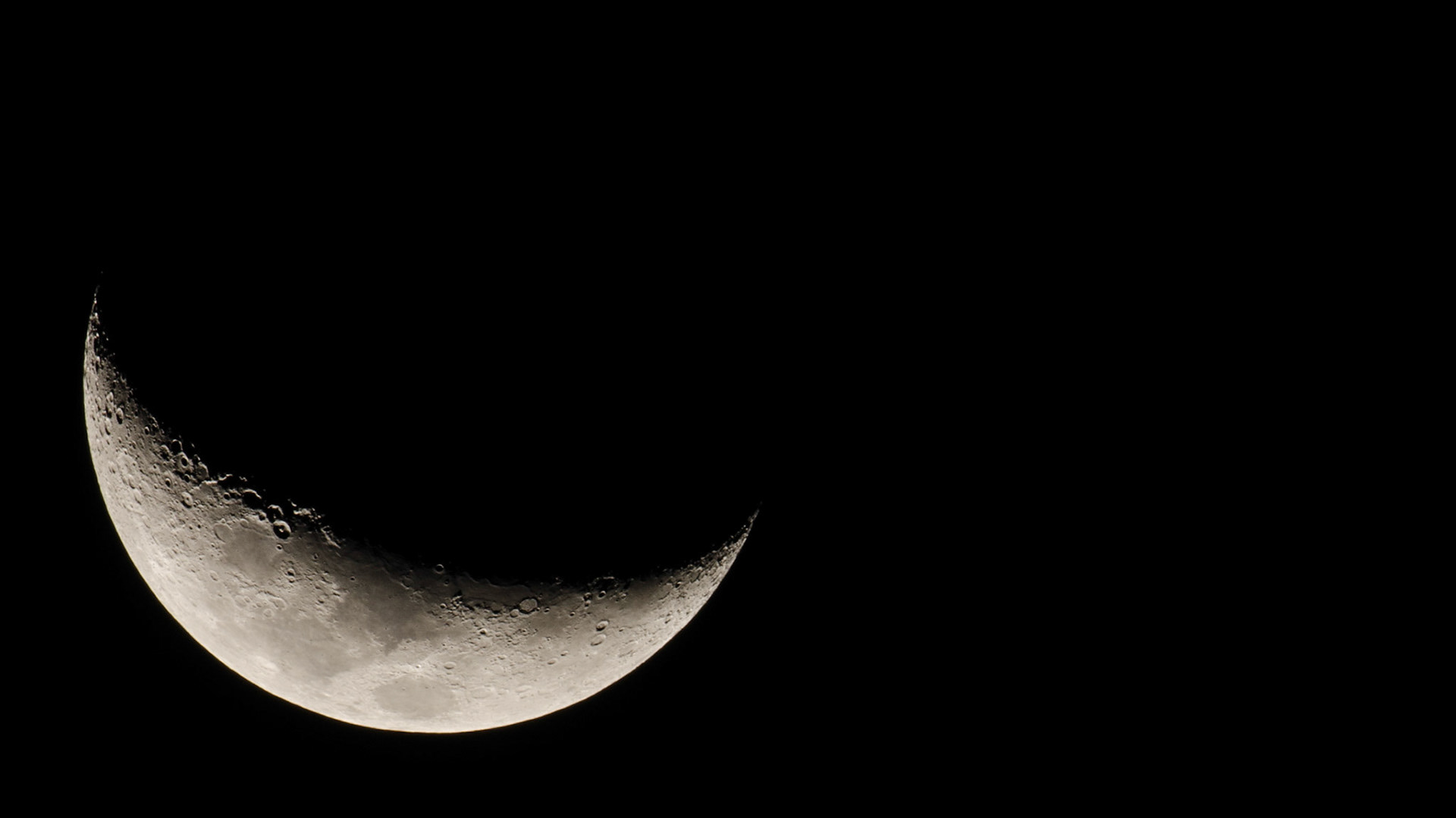 "die maan skep water"