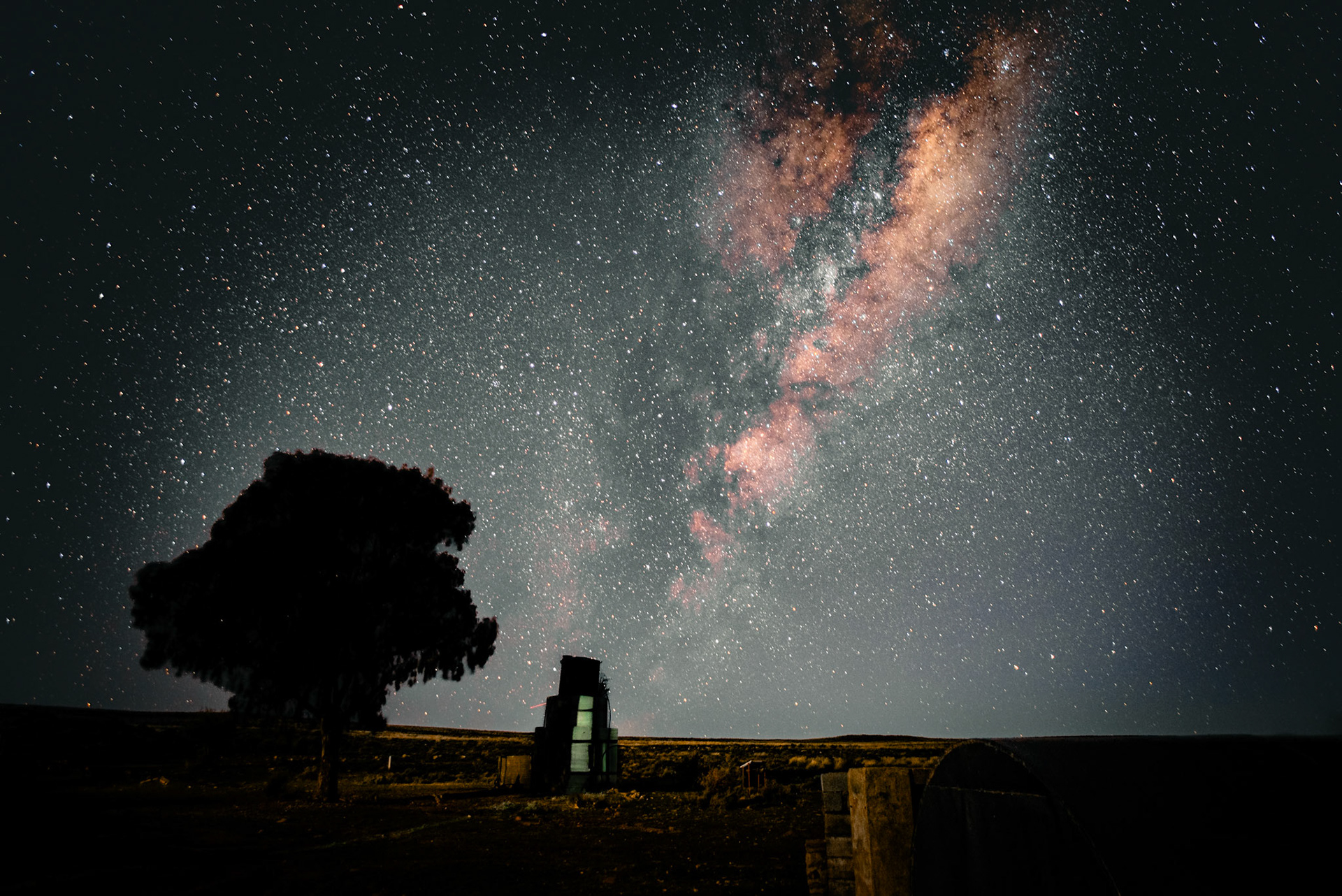 "Sutherland's Cosmic Embrace: A Night at Blesfontein"