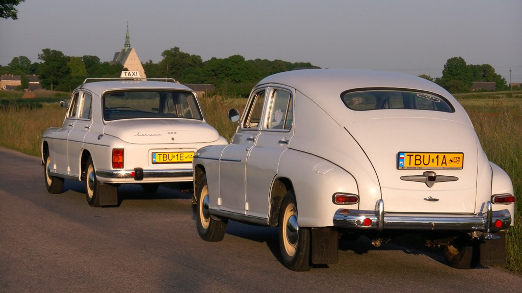 FSO Warszawa sedan i garbus