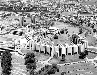 Figure 4: Aerial view of the Rand Afrikaans University (HiltonT via Flickr)