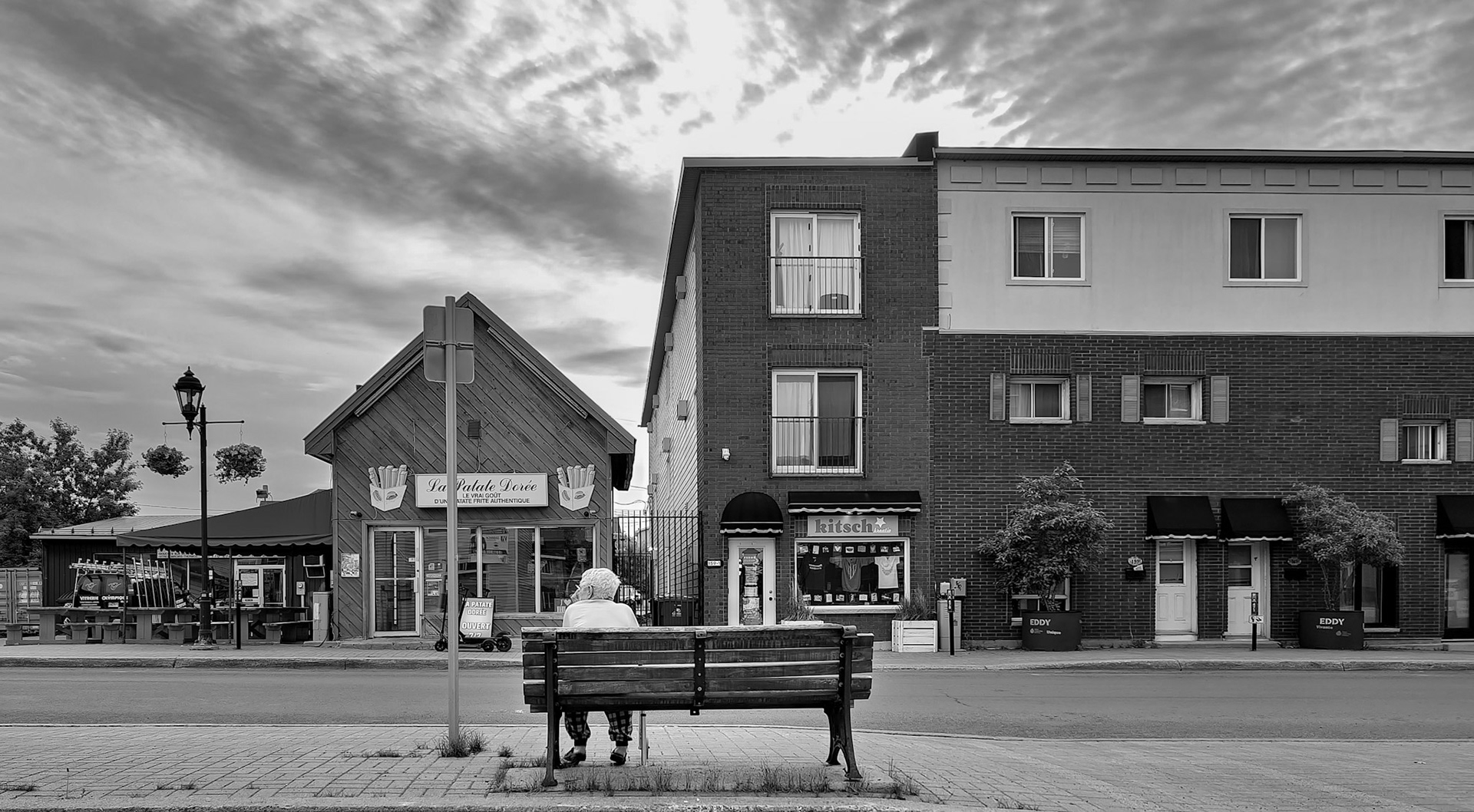 THE BENCH: RELAXING OR PONDERING