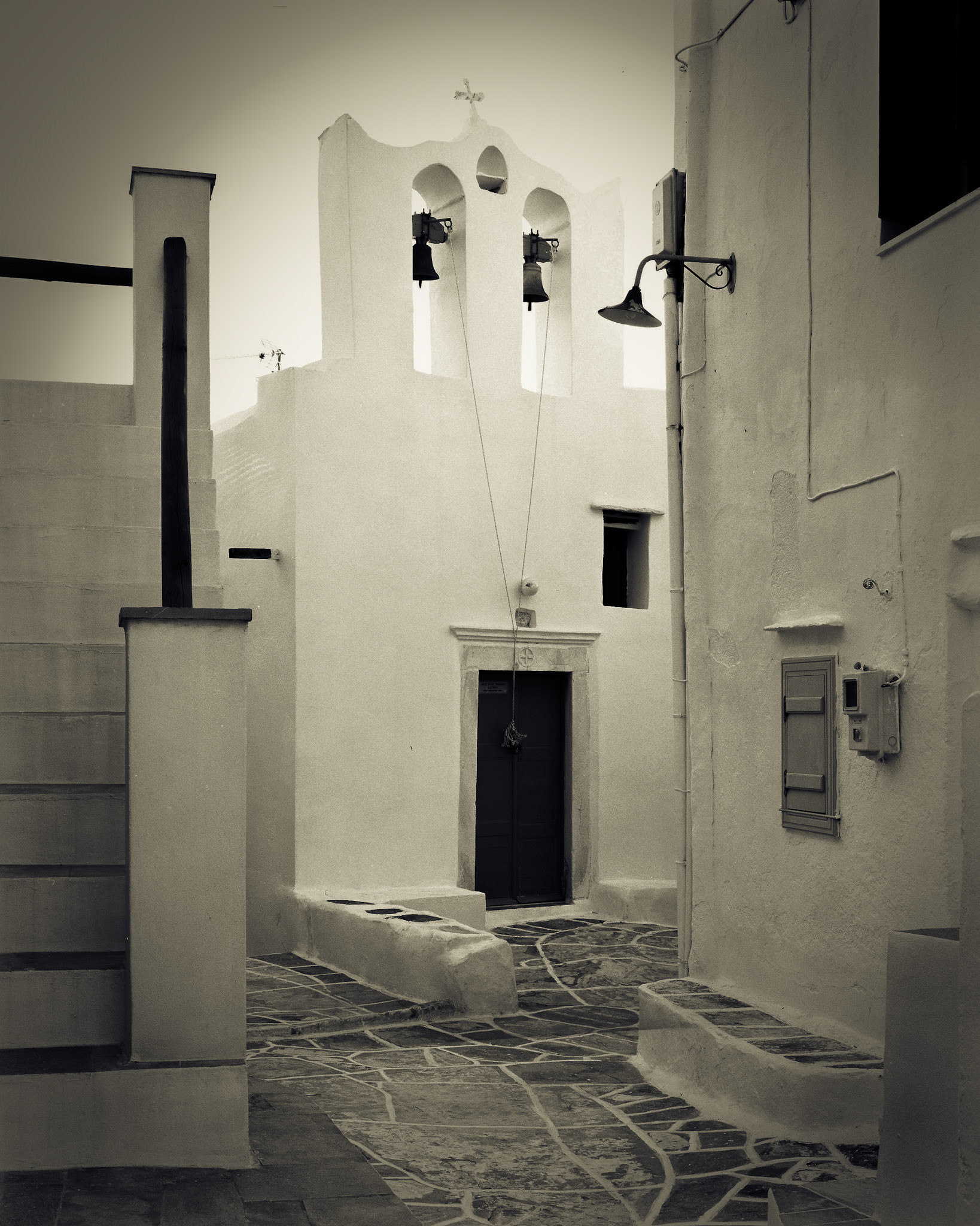 Old Chapel with Antenna, Kastro