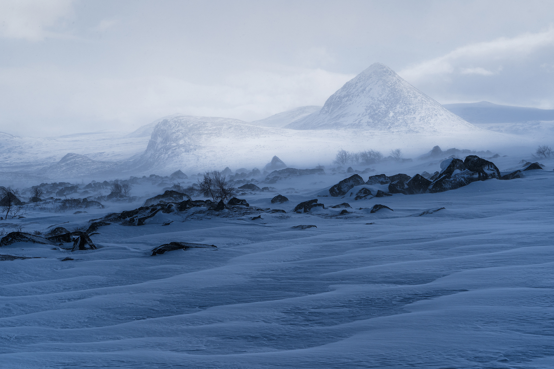 Slugga Mountain in a hazy winter landscape scene, Swedish Arctic, Sarek / Suorva / Storja Sjofallet / Laponia