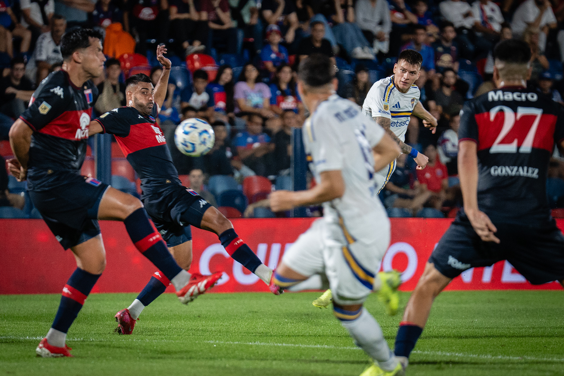 Tigre 1 - 1 Boca for the last date of the First Phase of the Apertura 2025 Tournament of the Argentine Professional Soccer League. PHOTO/Santi Oroz