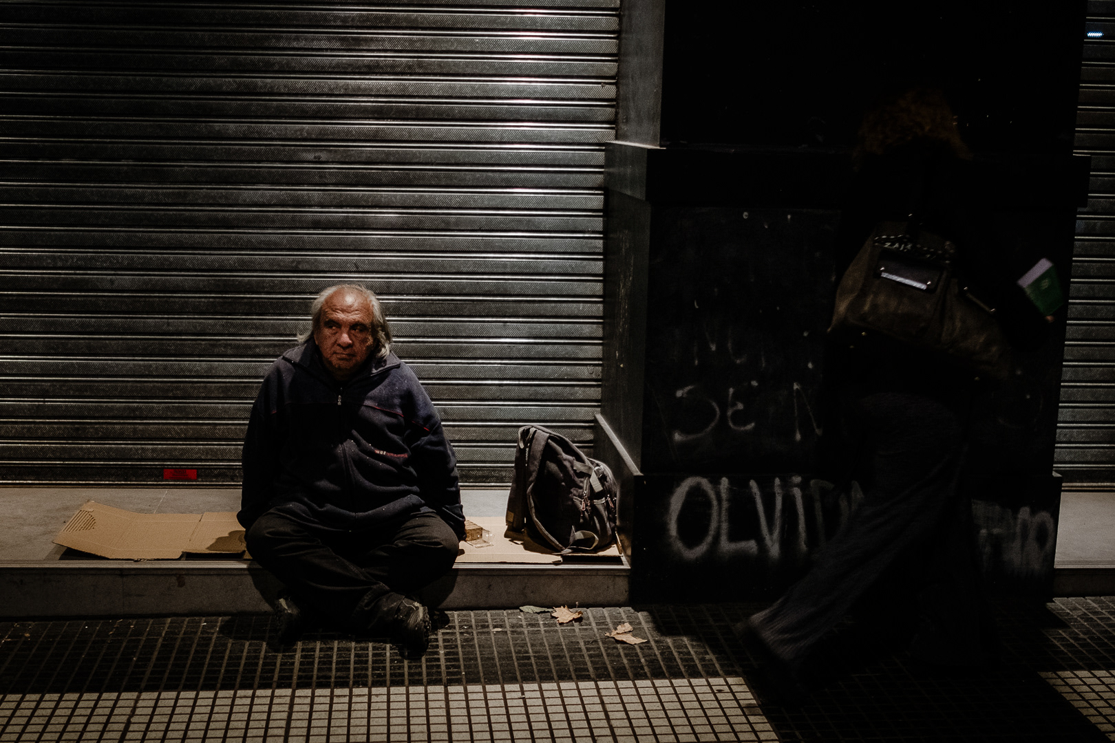 According to the last census, in the City of Buenos Aires there are 2,962 people living on the streets. Social organizations say no, that the census is wrong, that there are more than 5 thousand. Only in the last month, 3 of them died because of the cold. In Buenos Aires, Argentina, in June 2023. PHOTO/Santi Oroz.