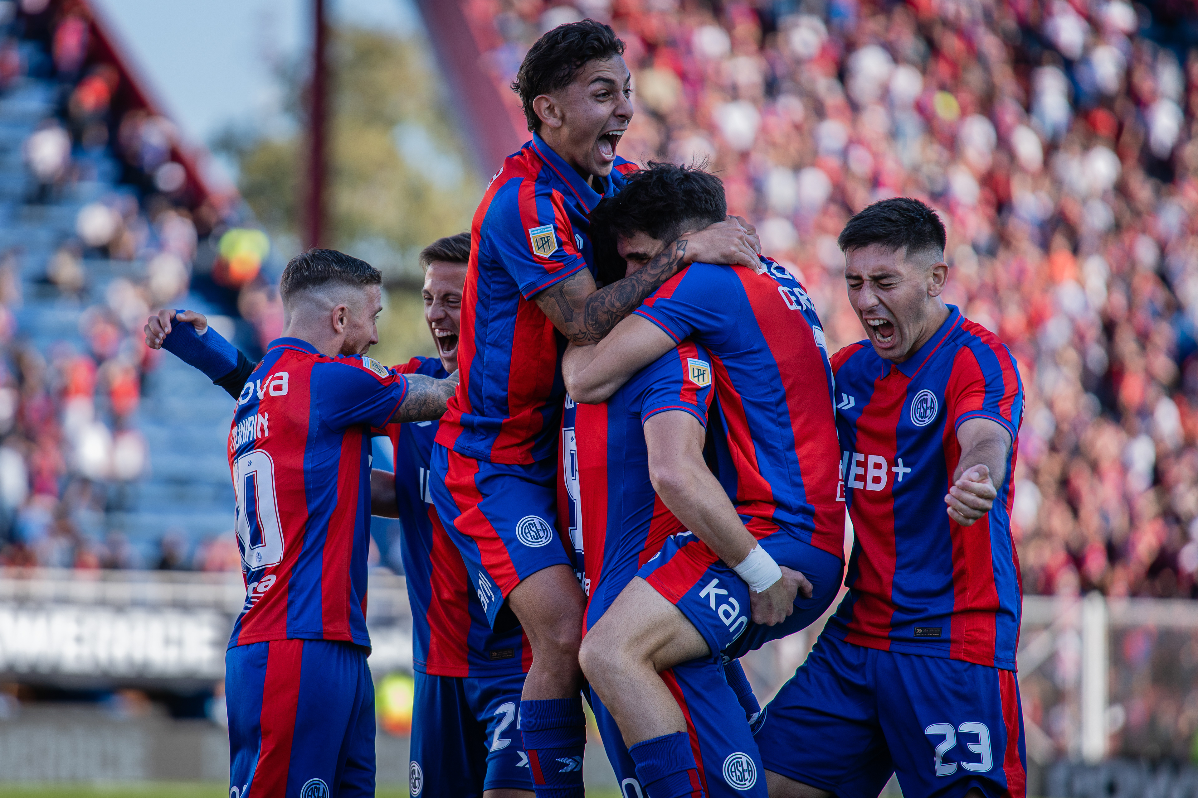 San Lorenzo defeated Tigre by 2 goals to 1 in the round of 16 of the Torneo Apertura 2025 of the Argentine Professional Soccer League in Buenos Aires, Argentina, on May 10, 2025. PHOTO/Santi Oroz.