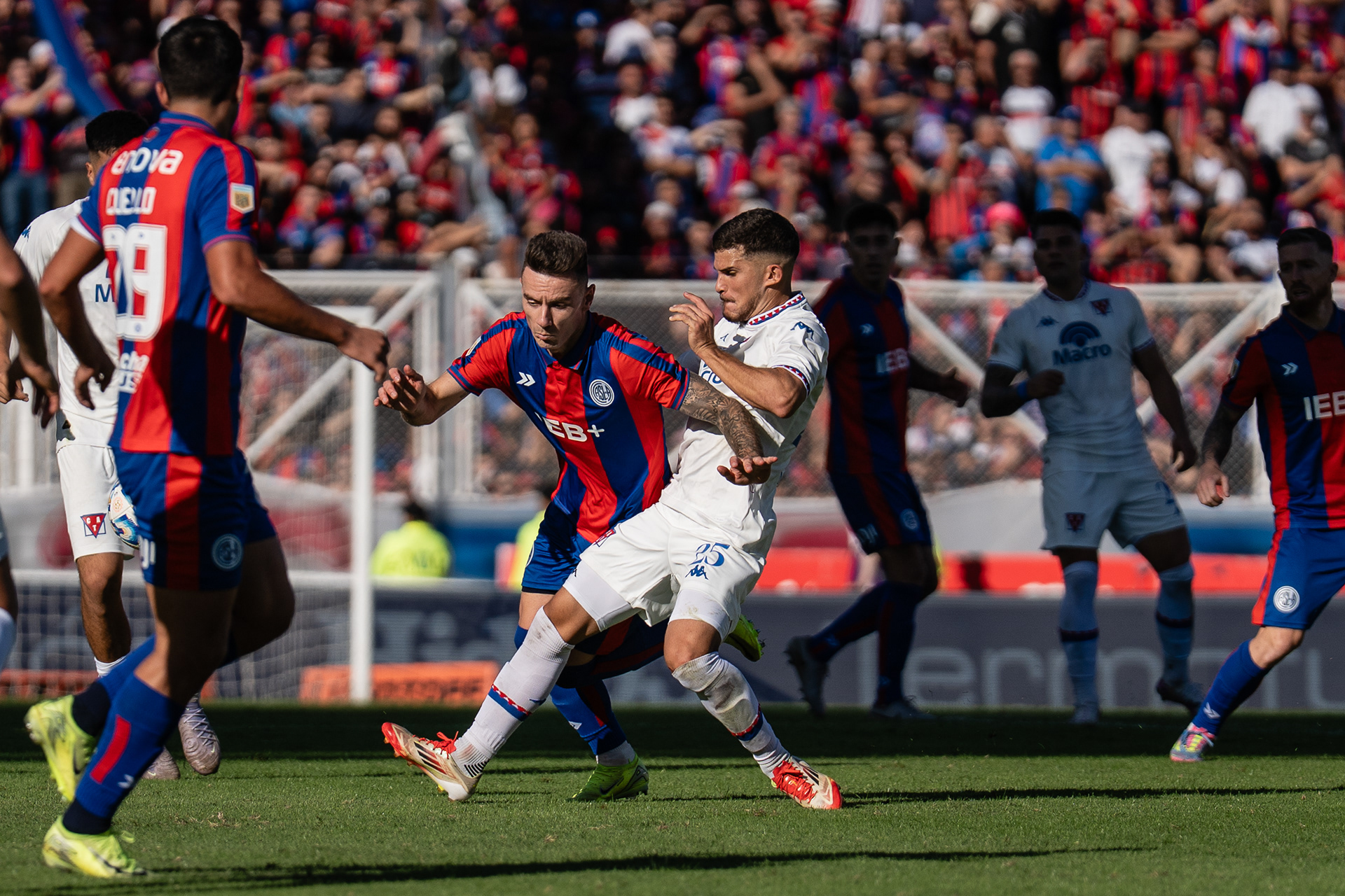 San Lorenzo defeated Tigre by 2 goals to 1 in the round of 16 of the Torneo Apertura 2025 of the Argentine Professional Soccer League in Buenos Aires, Argentina, on May 10, 2025. PHOTO/Santi Oroz.