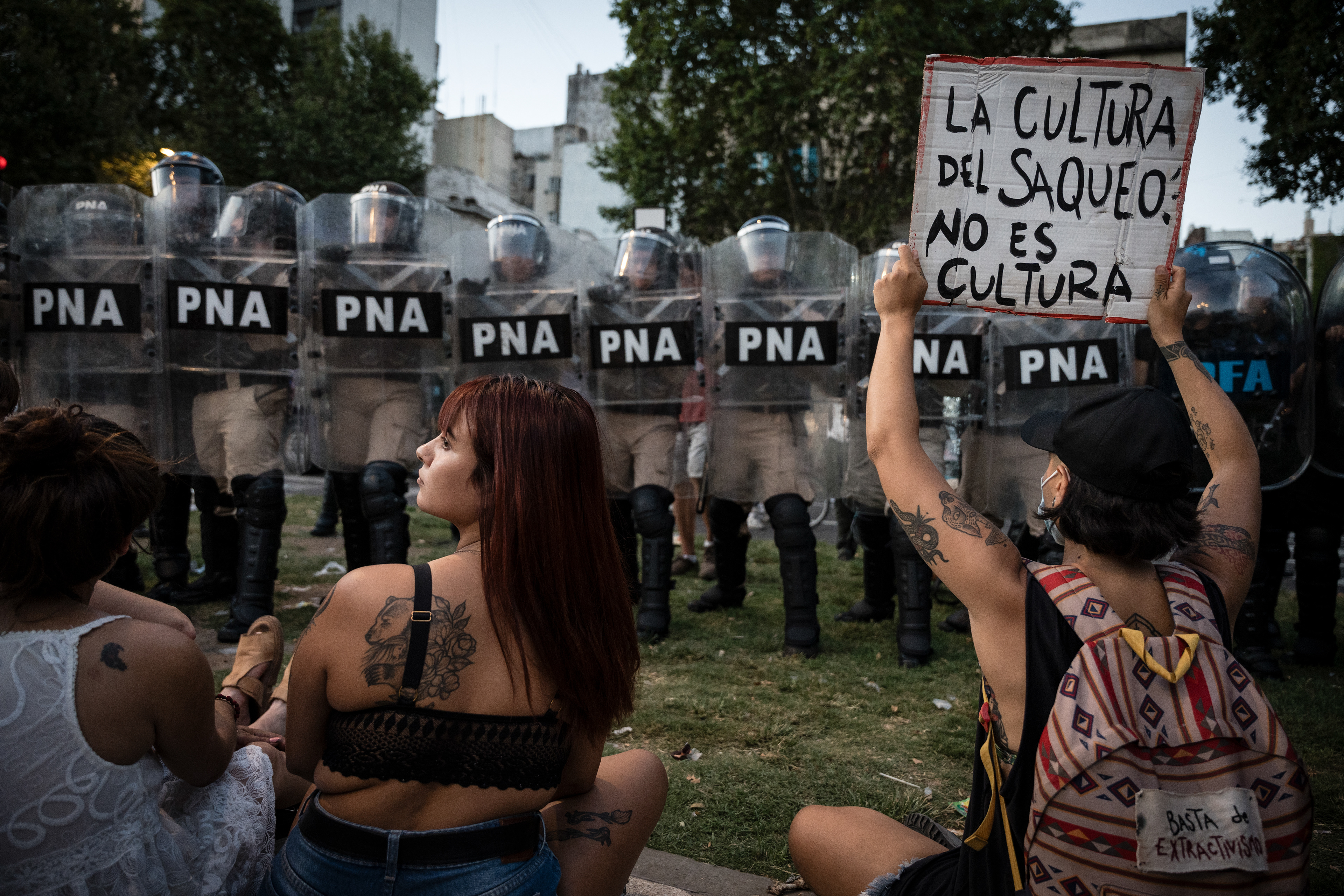 Protest and repression outside the National Congress while Javier Milei's Omnibus Law is being debated in Congress, in Buenos Aires, Argentina, January 31, 2024. PHOTO/Santi Oroz.