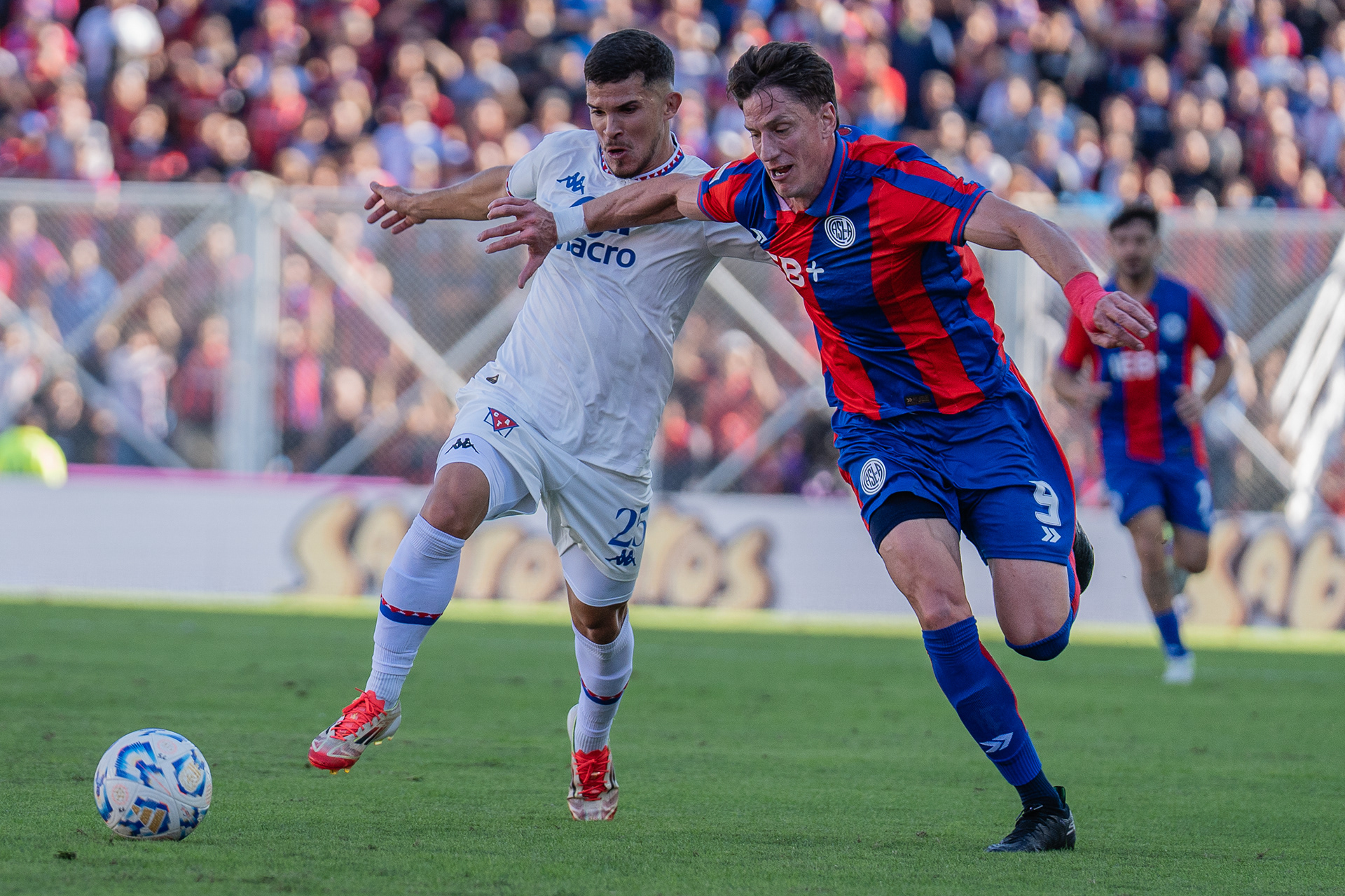 San Lorenzo defeated Tigre by 2 goals to 1 in the round of 16 of the Torneo Apertura 2025 of the Argentine Professional Soccer League in Buenos Aires, Argentina, on May 10, 2025. PHOTO/Santi Oroz.