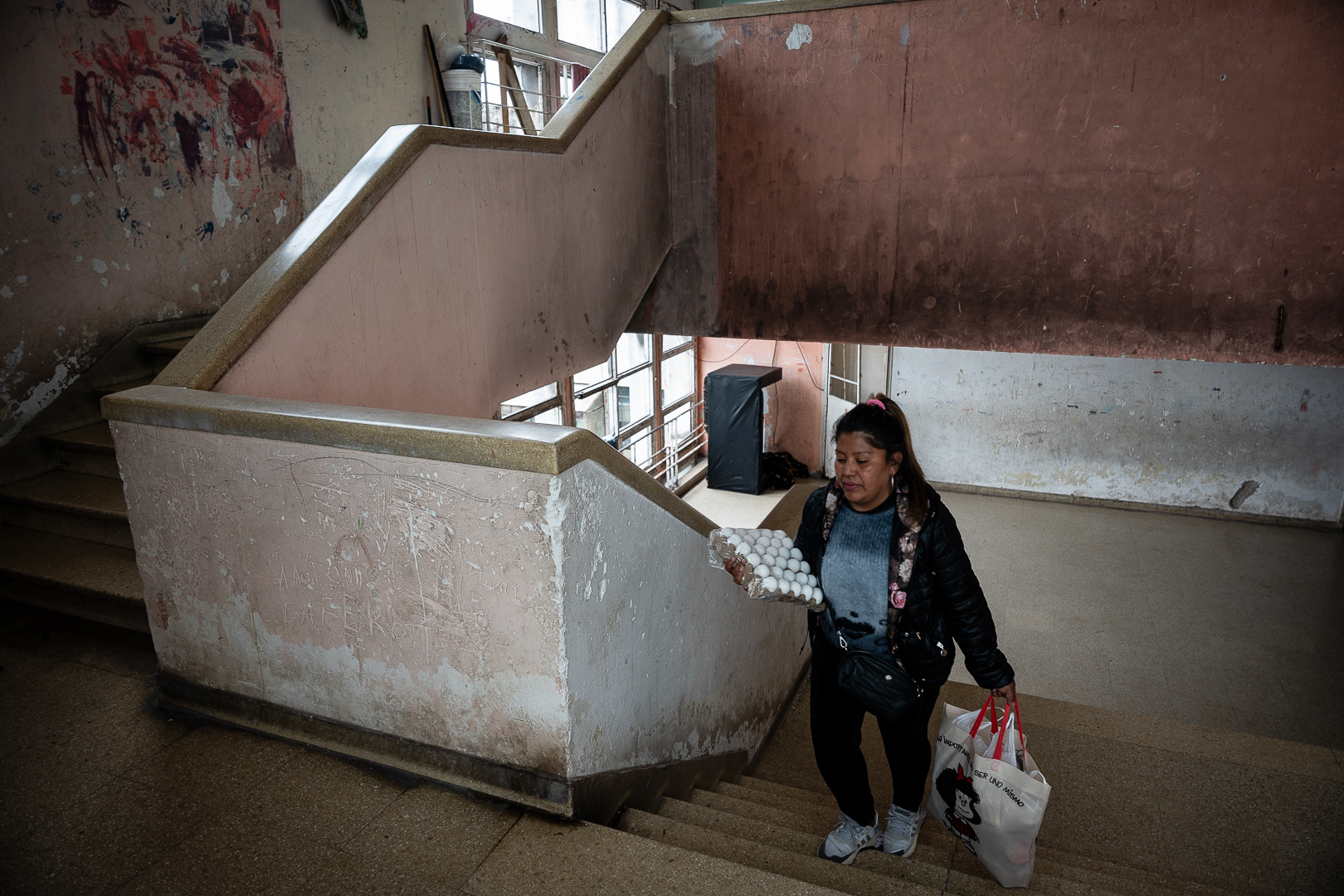 One hundred and seven families live in the building located at 140 Santa Cruz Street in the Parque Patricios neighborhood and are at risk of being evicted from their homes. In Buenos Aires, Argentina, on October 30, 2023. PHOTO/Santi Oroz.