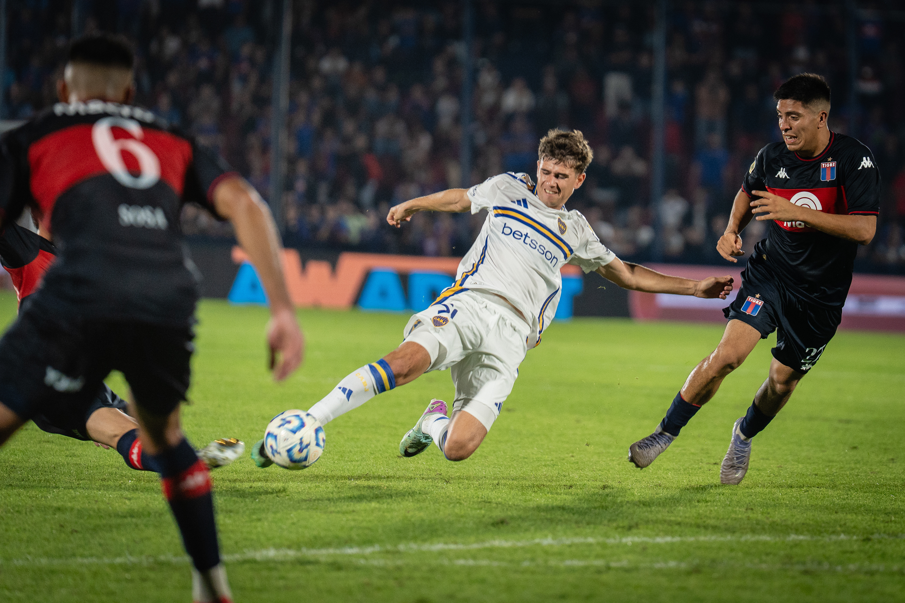 Tigre 1 - 1 Boca for the last date of the First Phase of the Apertura 2025 Tournament of the Argentine Professional Soccer League. PHOTO/Santi Oroz
